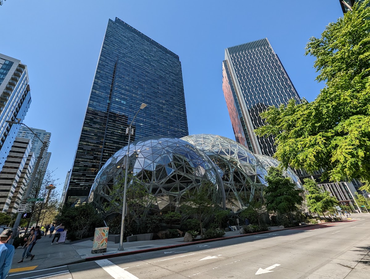 Au cœur d'un trio d'immeubles, le Day 1 abrite les têtes pensantes d'Amazon à Seattle. LP/Damien Licata Caruso