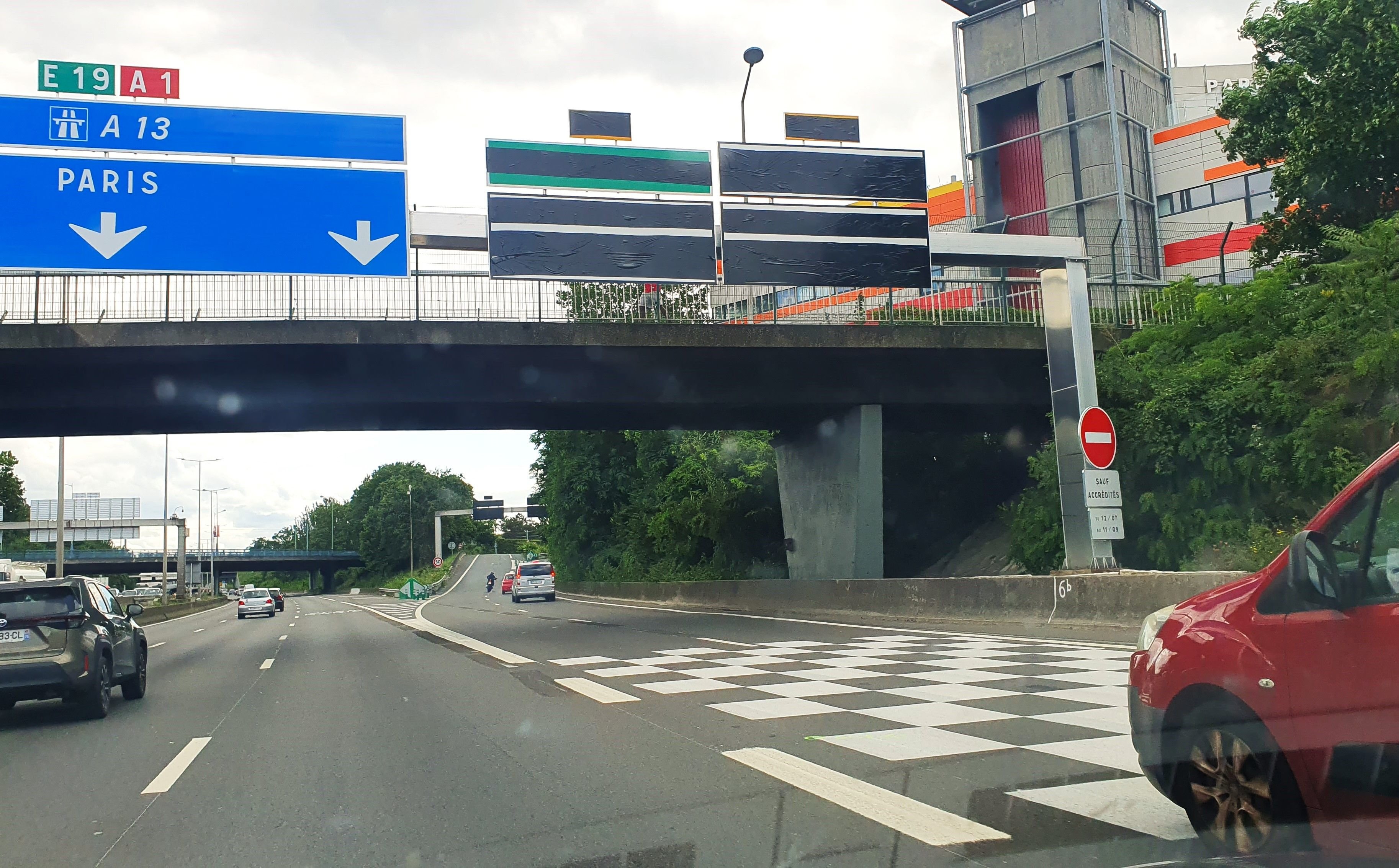 Saint-Denis, le 16 juillet 2024. En période olympique, la sortie n°3 de l'A1 vers Saint-Denis et l'hôpital Delafontaine n'est réservée qu'aux accrédités, ce qui a suscité la colère du personnel soignant de l'établissement. LP/C.G.