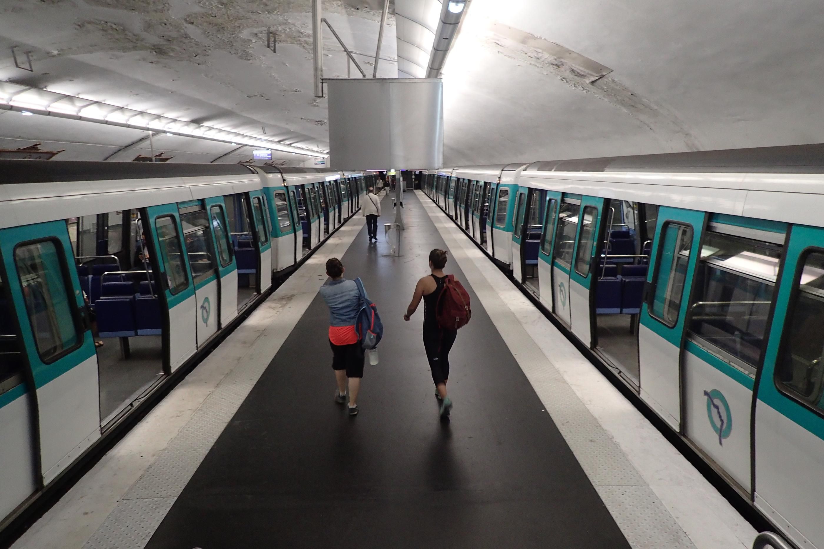 Aucun métro ne circule pendant une semaine entre La Motte-Picquet-Grenelle et Balard. LP/OLIVIER BOITET