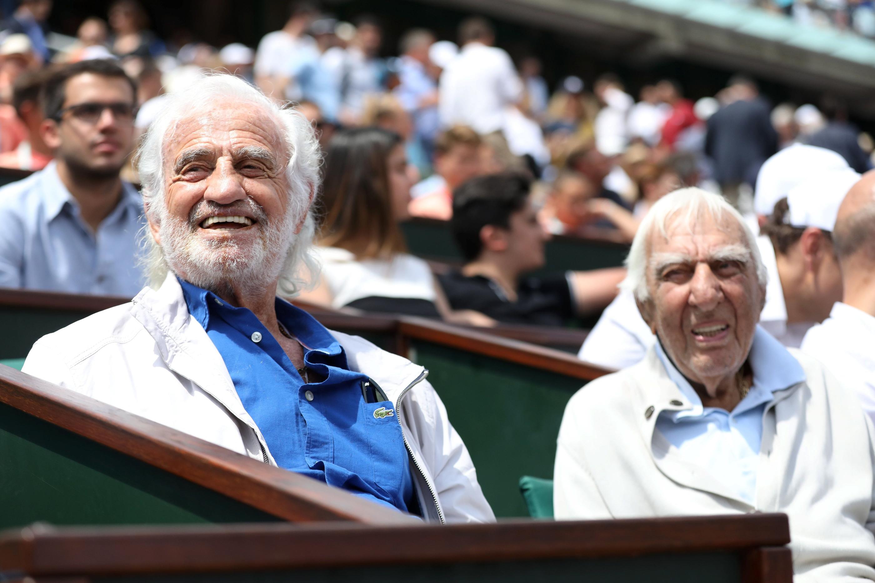 Paris (XVIe), le vendredi 8 juin 2018. Jean-Paul Belmondo, ici accompagné de son ami Charles Gérard, était un inconditionnel du tournoi de tennis de Roland-Garros. LP/Guillaume Georges