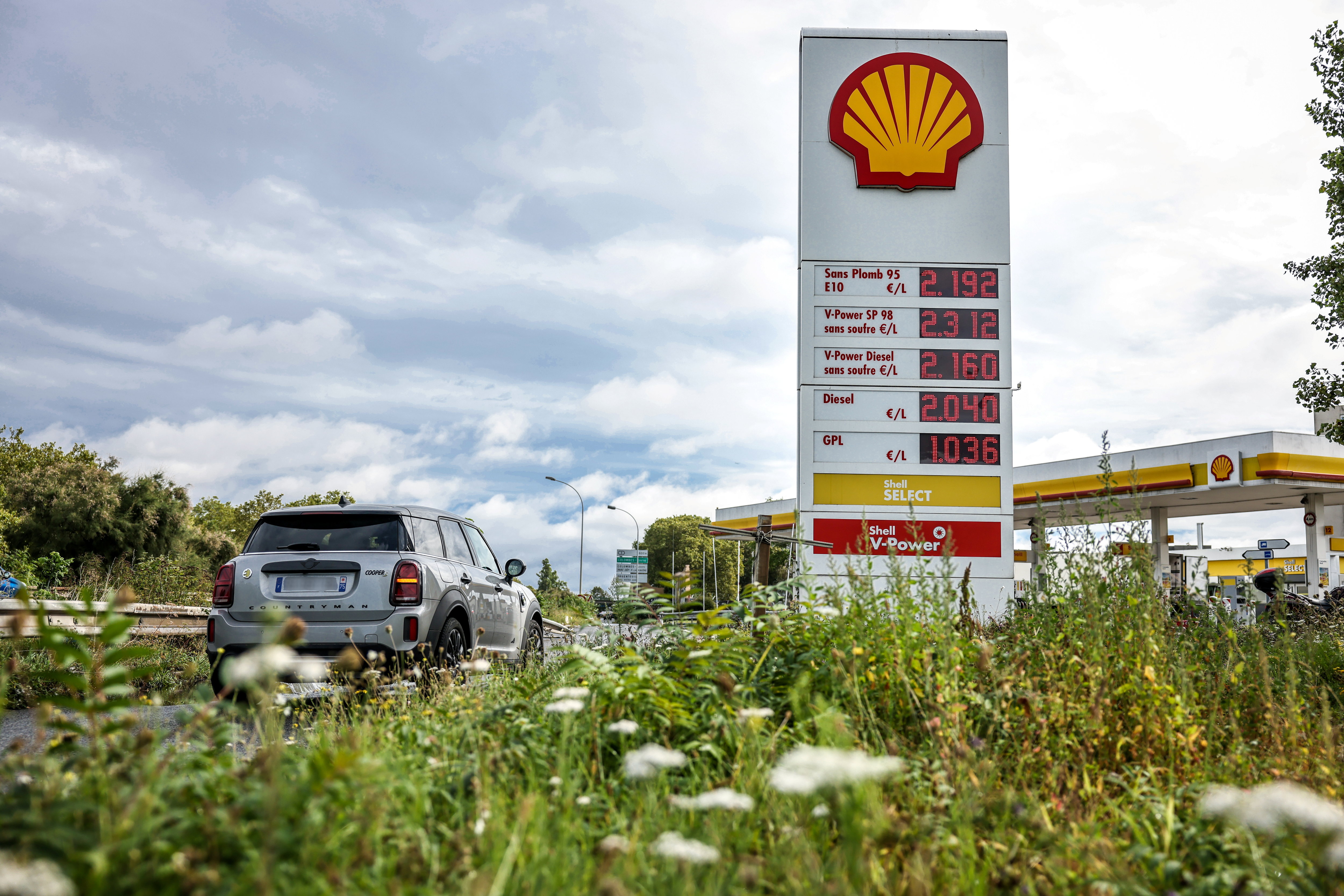 En deux petits mois, les prix de l’essence sans plomb (SP) 95 et du diesel ont bondi respectivement de 8 % et 13 % (Illustration) LP/ Fred Dugit