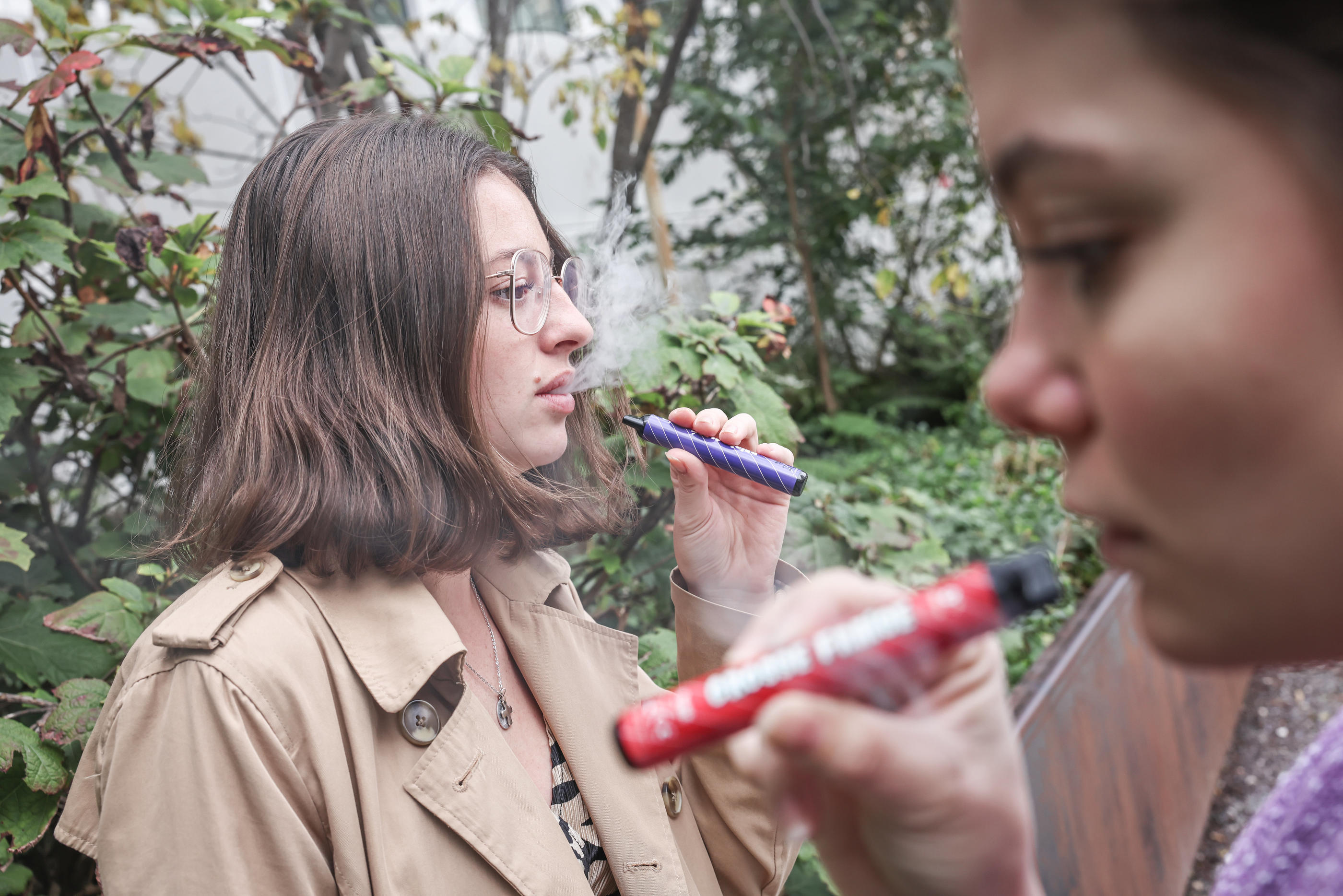 La Première ministre a annoncé ce dimanche qu'elle souhaitait l'interdiction des « puffs », ces cigarettes électroniques jetables. LP/Fred Dugit