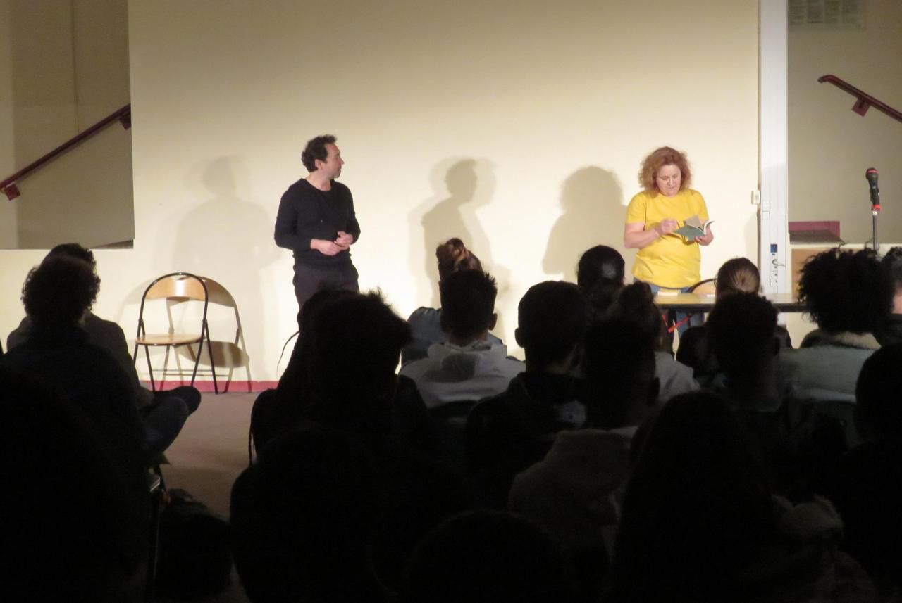 <b></b> Savigny-sur-Orge, le 8 mars 2018. Une pièce de théâtre contre les préjugés sexuels a été jouée devant une centaine d’élèves.