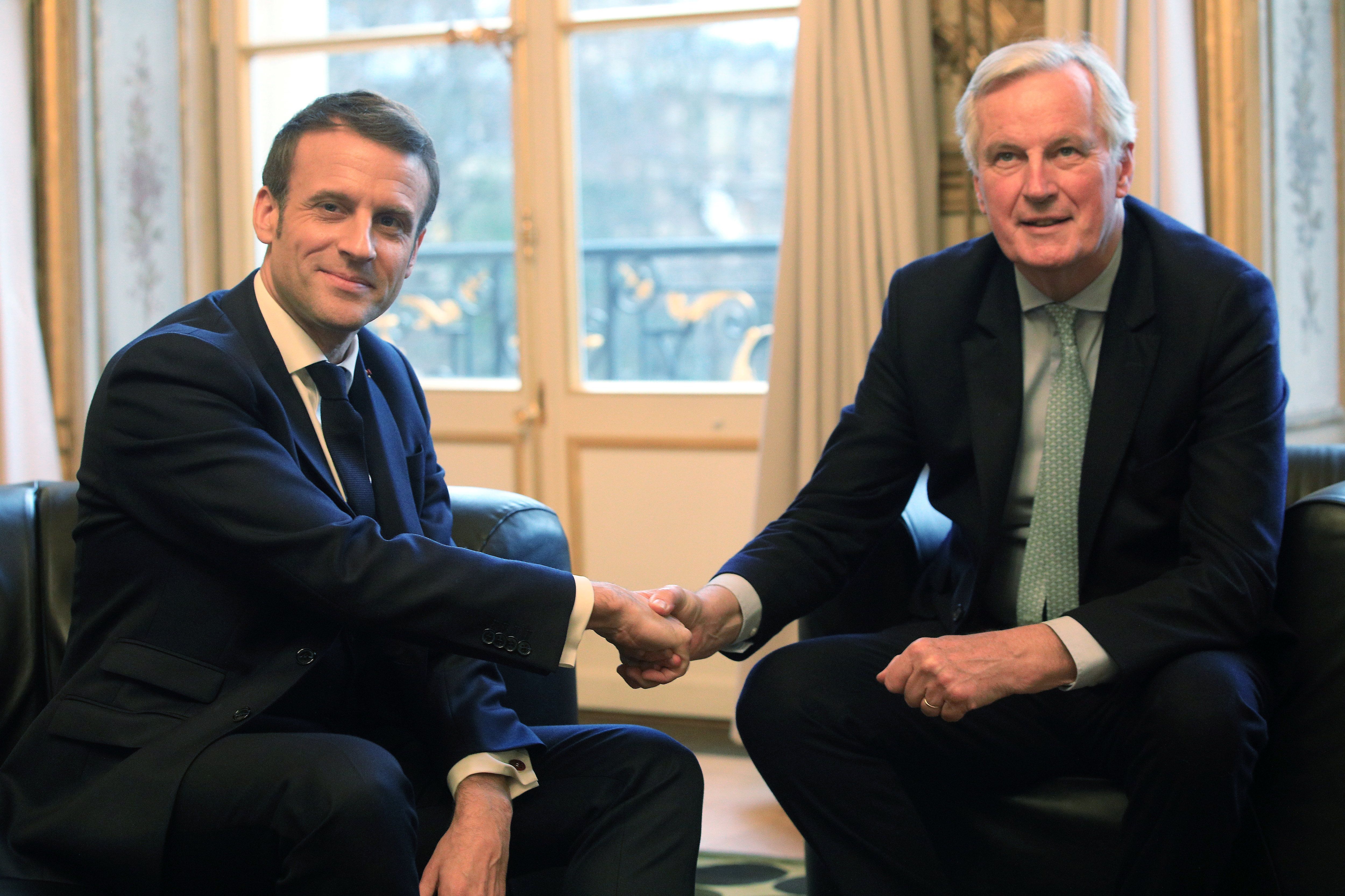 Emmanuel Macron et Michel Barnier en 2020 à l'Élysée. LP/Olivier Lejeune