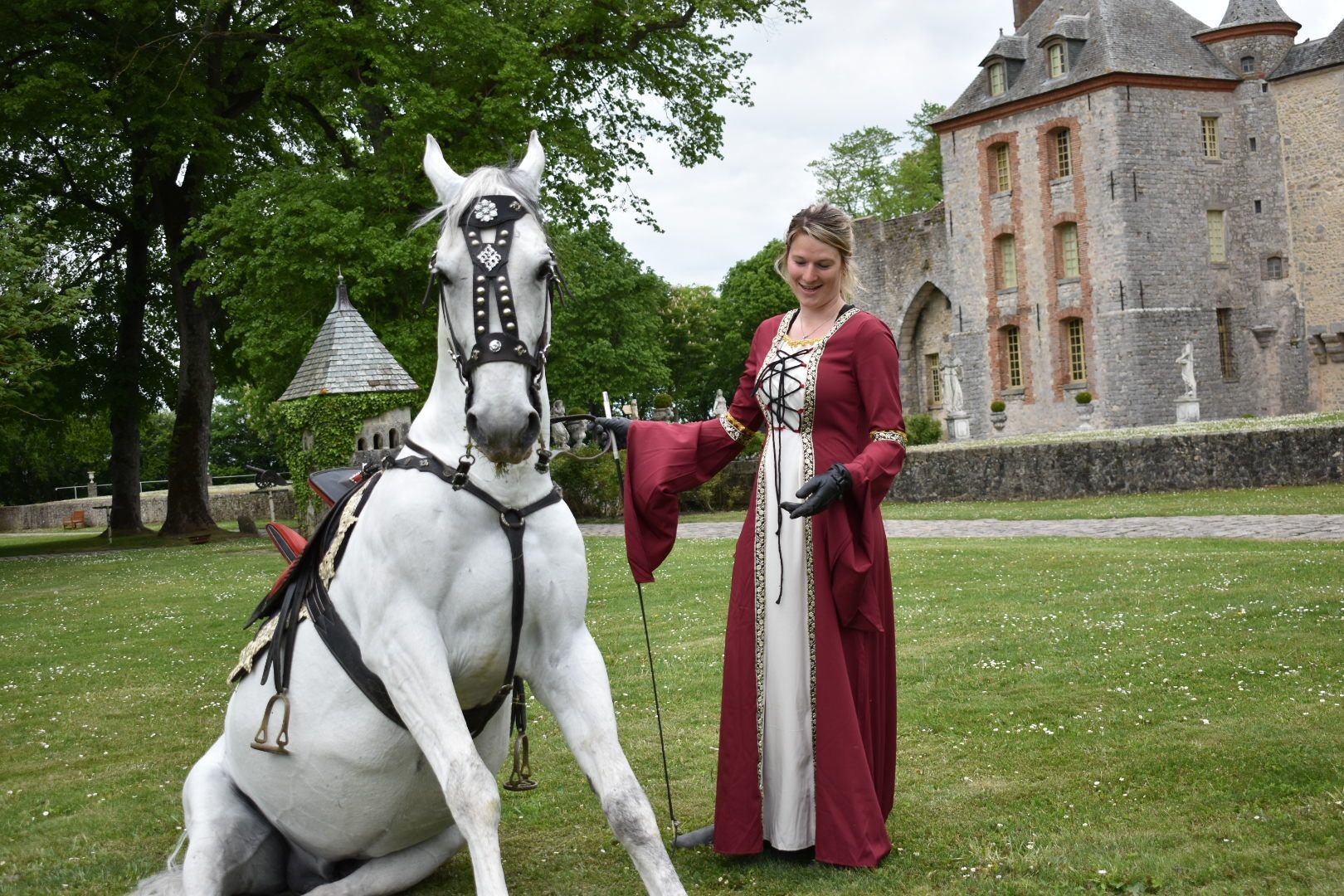 Bouville, château de Farcheville, jeudi 5 mai. Margot, dresseuse de chevaux, participe à la deuxième édition de la fête médiévale du château de Farcheville, ce week-end. LP/William Minh Hào Nguyen