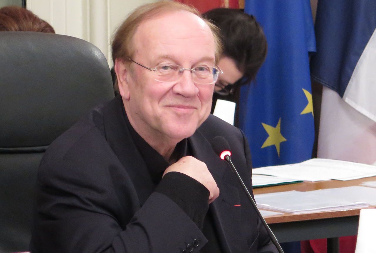 <b></b> Jean-Pierre Bechter (LR), maire de Corbeil-Essonnes, avait été élu au conseil départemental en mars 2015 avant de démissionner en septembre 2015 pour raison de santé.