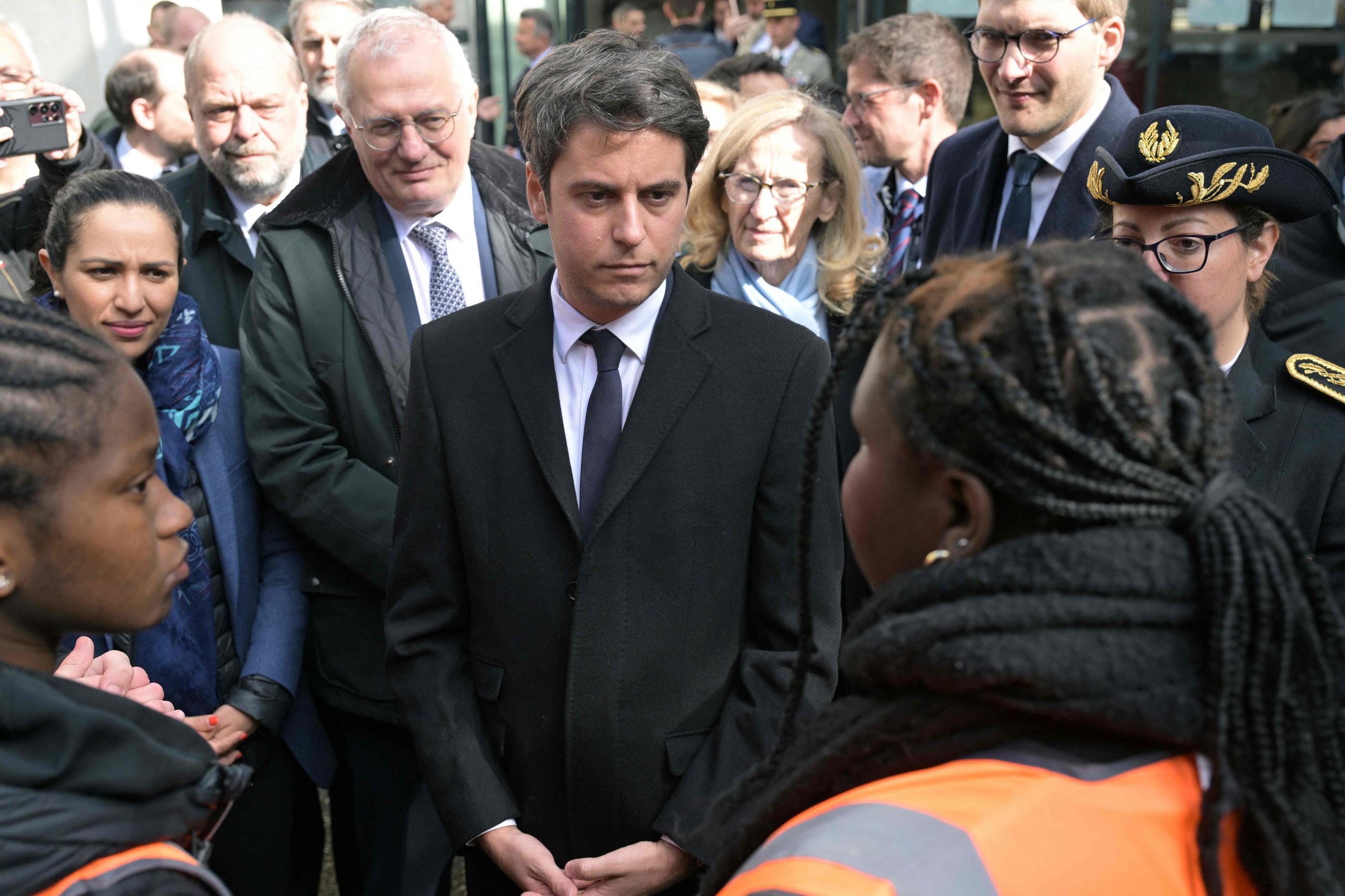 Gabriel Attal, ce jeudi à Viry-Châtillon (Essonne), a fait des annonces pour lutter contre la violence chez les jeunes. Pool/AFP/Bertrand Guay