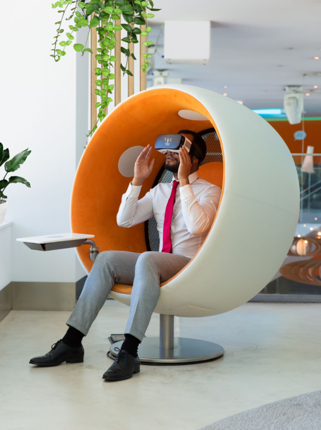 L'entreprise Coreod propose une solution pour améliorer la santé mentale des salariés par le biais d'un casque de réalité virtuelle. DR