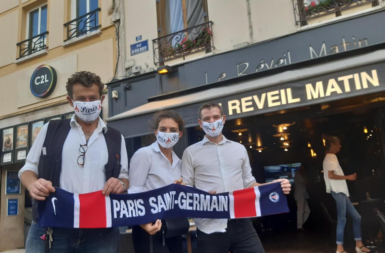 <b></b> Saint-Germain-en-Laye, ce vendredi. Tout est prêt au café Le Réveil Matin pour accueillir les supporteurs dimanche soir. Y compris les masques aux couleurs du PSG.