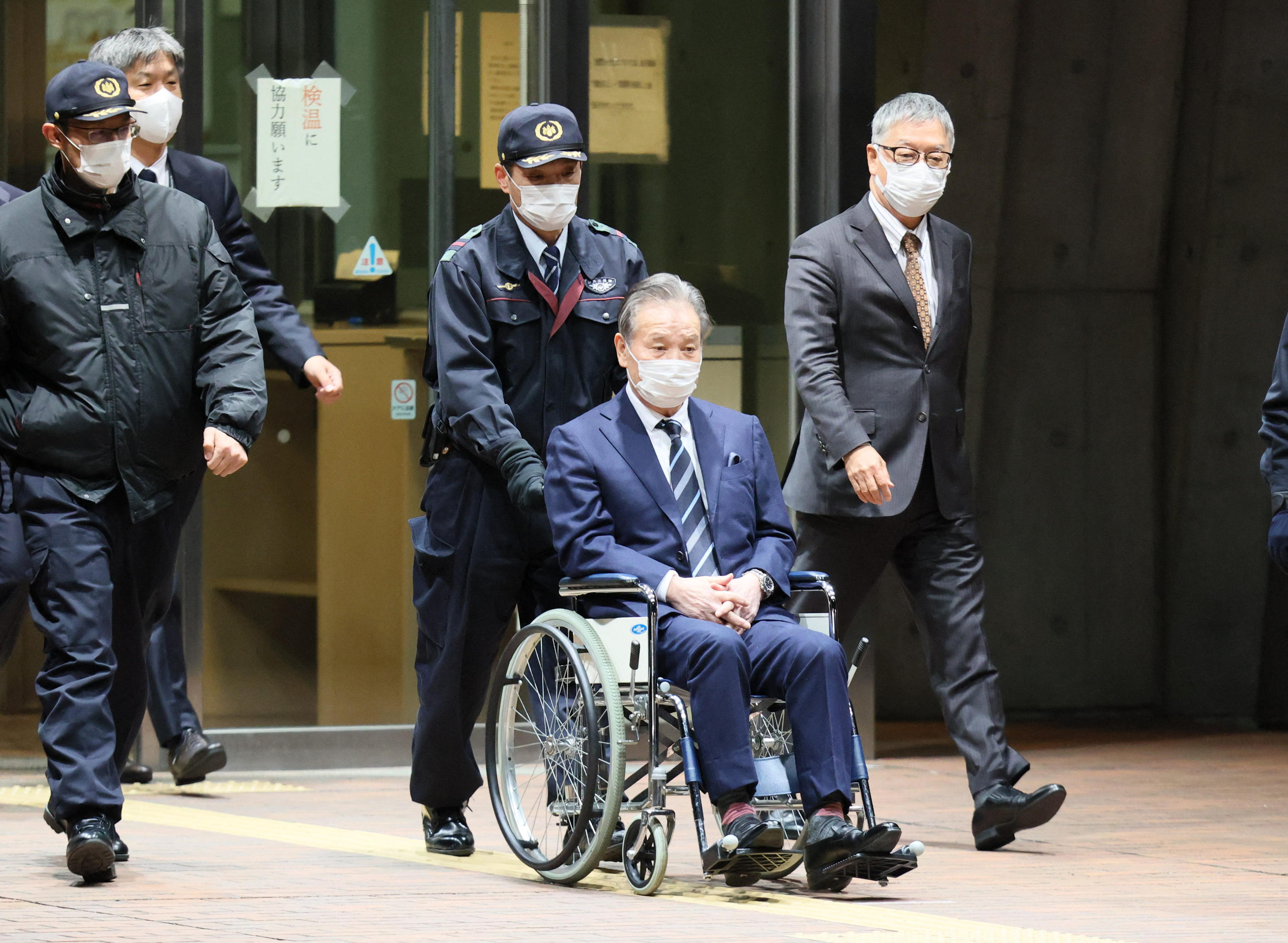Haruyuki Takahashi, un ancien haut responsable de l’organisation des Jeux de Tokyo (en fauteuil roulant), est accusé d'avoir perçu au total plus d'1,4 million d'euros de pots-de-vin.