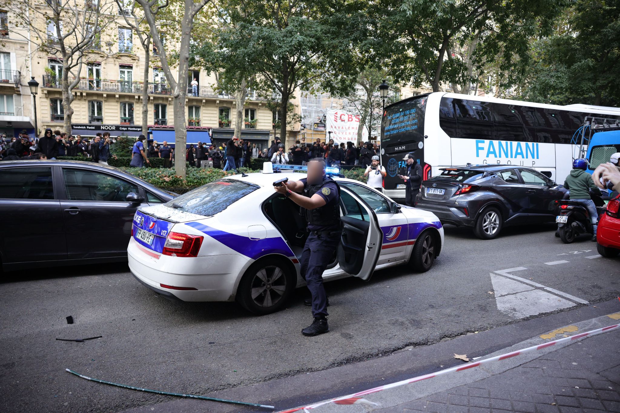 Organisations militantes, syndicales et partis politiques défilaient ce samedi dans les rues de France pour dénoncer les violences policières. LP/Olivier Arandel