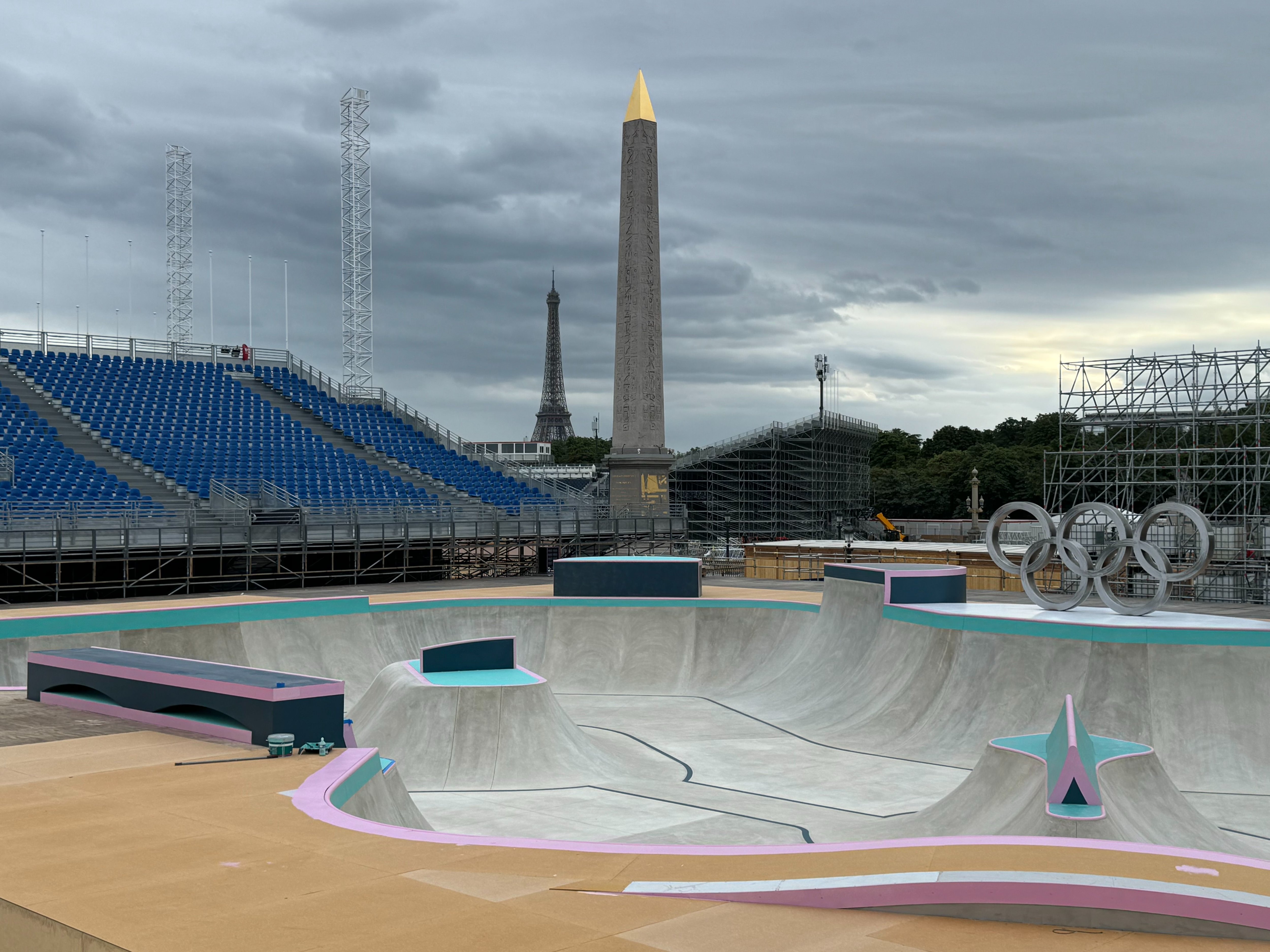 Paris, place de la Concorde (VIIIe), ce mercredi 3 juillet 2024. Quatre aires sportives ont été montées dans ce parc urbain olympique où seront disputées les épreuves de basket 3x3, BMX, breakdance et skateboard pendant les Jeux de Paris 2024 cet été. LP/Paul Abran