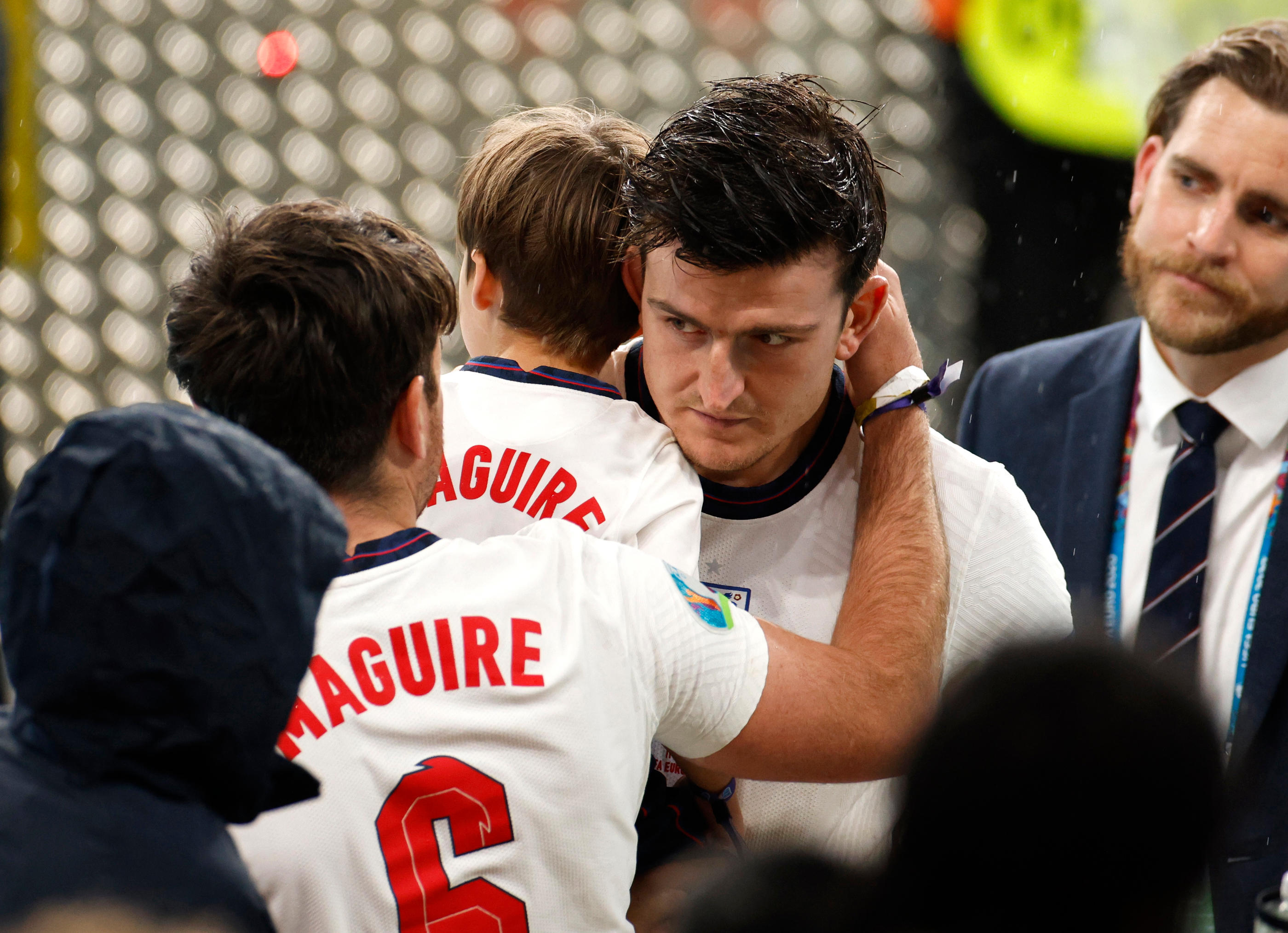 Harry Maguire a rejoint sa famille en tribunes au coup de sifflet final de l'Euro 2021. REUTERS/John Sibley
