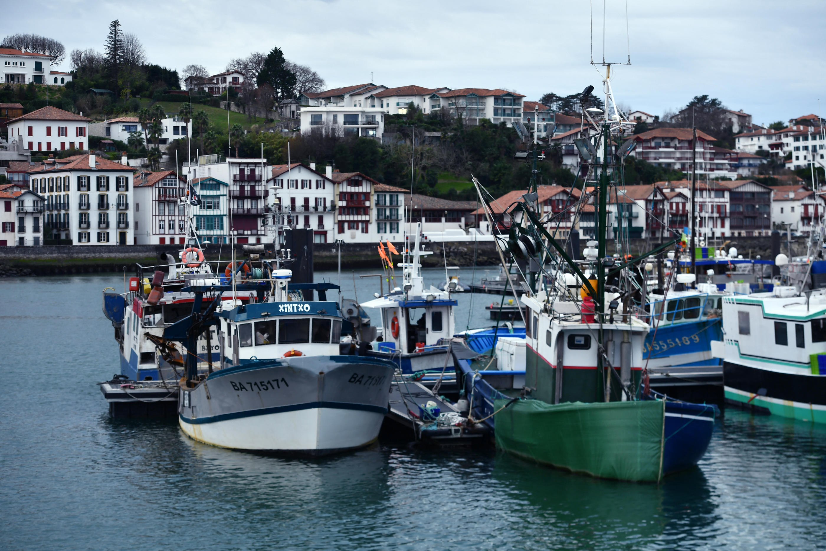 Environ 450 bateaux sont concernés par l'interdiction de pêche dans le golfe de Gascogne (ici le port de Saint-Jean-de-Luz ce lundi 22 janvier). AFP/Gaiza Iroz