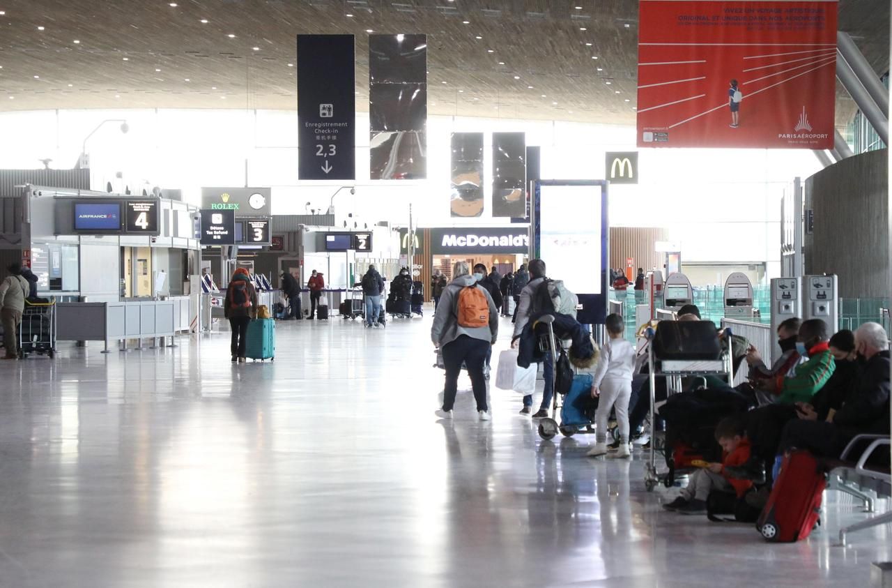 -Un mois après leur arrivée, 25 Algériens toujours bloqués à l'aéroport de Roissy