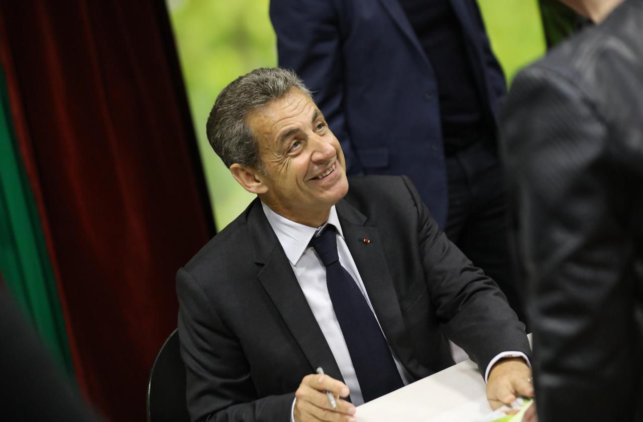 <b></b> Nicolas Sarkozy, le 20 janvier à Romorantin lors de la cérémonie des vœux de Guillaume Peltier, vice-président de LR et député du Loir-et-Cher. 