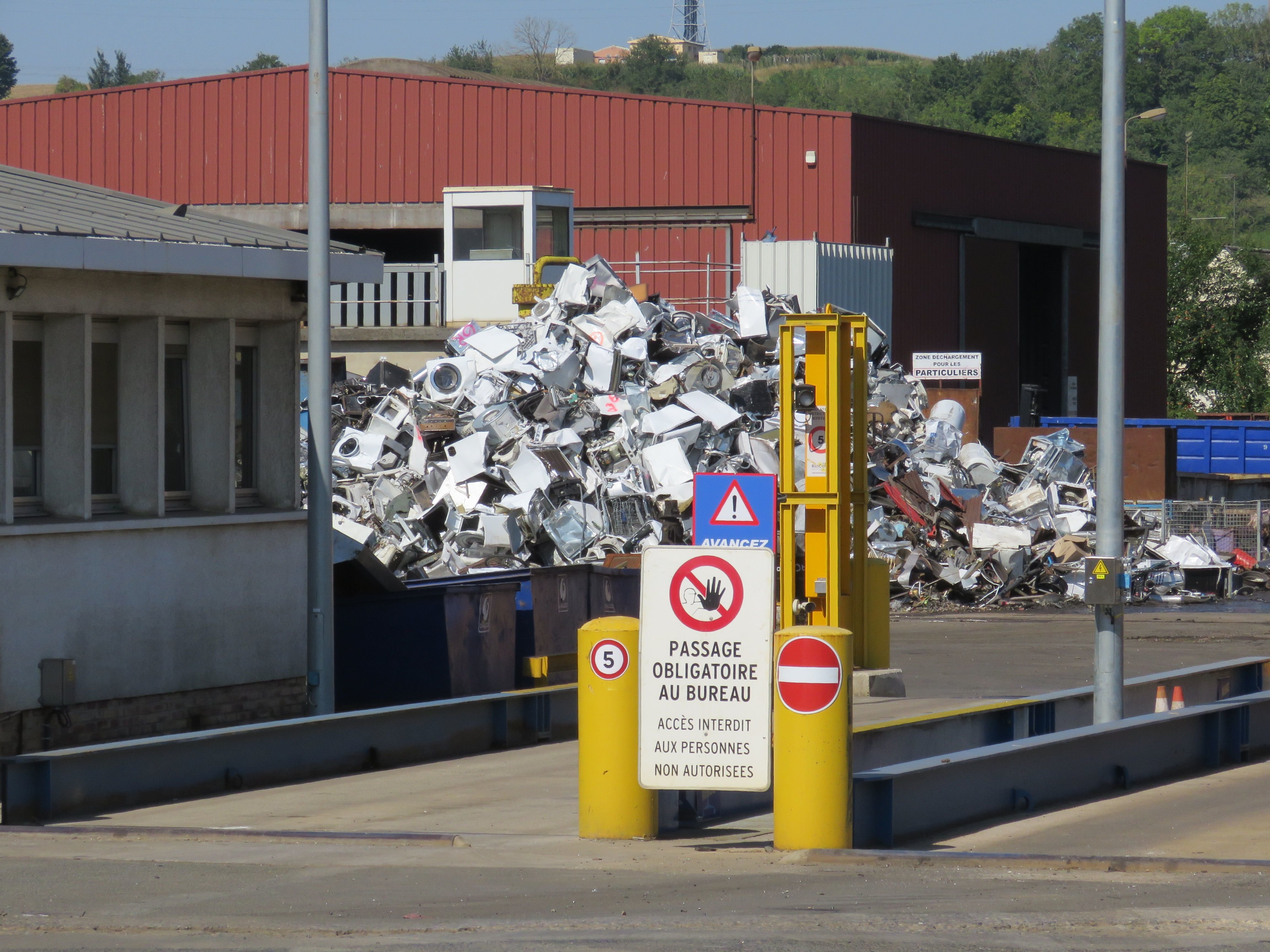 Clairoix, ce vendredi. L'entreprise de recyclage de métaux, Galloo, va devoir prouver qu'il n'y a plus de risque pour rouvrir. LP/S.F.