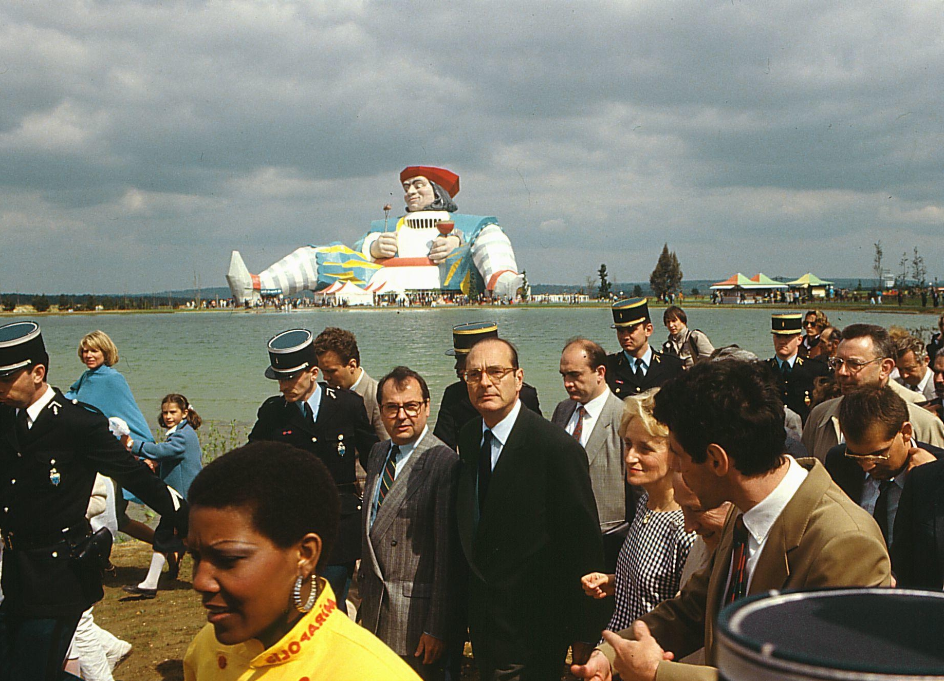 Courdimanche (Val-d'Oise), le 20 mai 1987. Jacques Chirac, à l'époque Premier ministre, était présent lors de l'inauguration de Mirapolis, accompagné de sa femme Bernadette Chirac (Archives). LP/Thierry Besnier