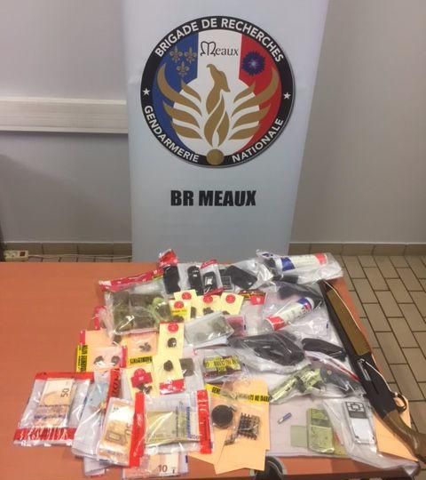 <b></b> Meaux. Les gendarmes de la brigade de recherches de Meaux ont saisi des armes et plusieurs milliers d’euros en espèces lors des perquisitions au Blanc-Mesnil. 