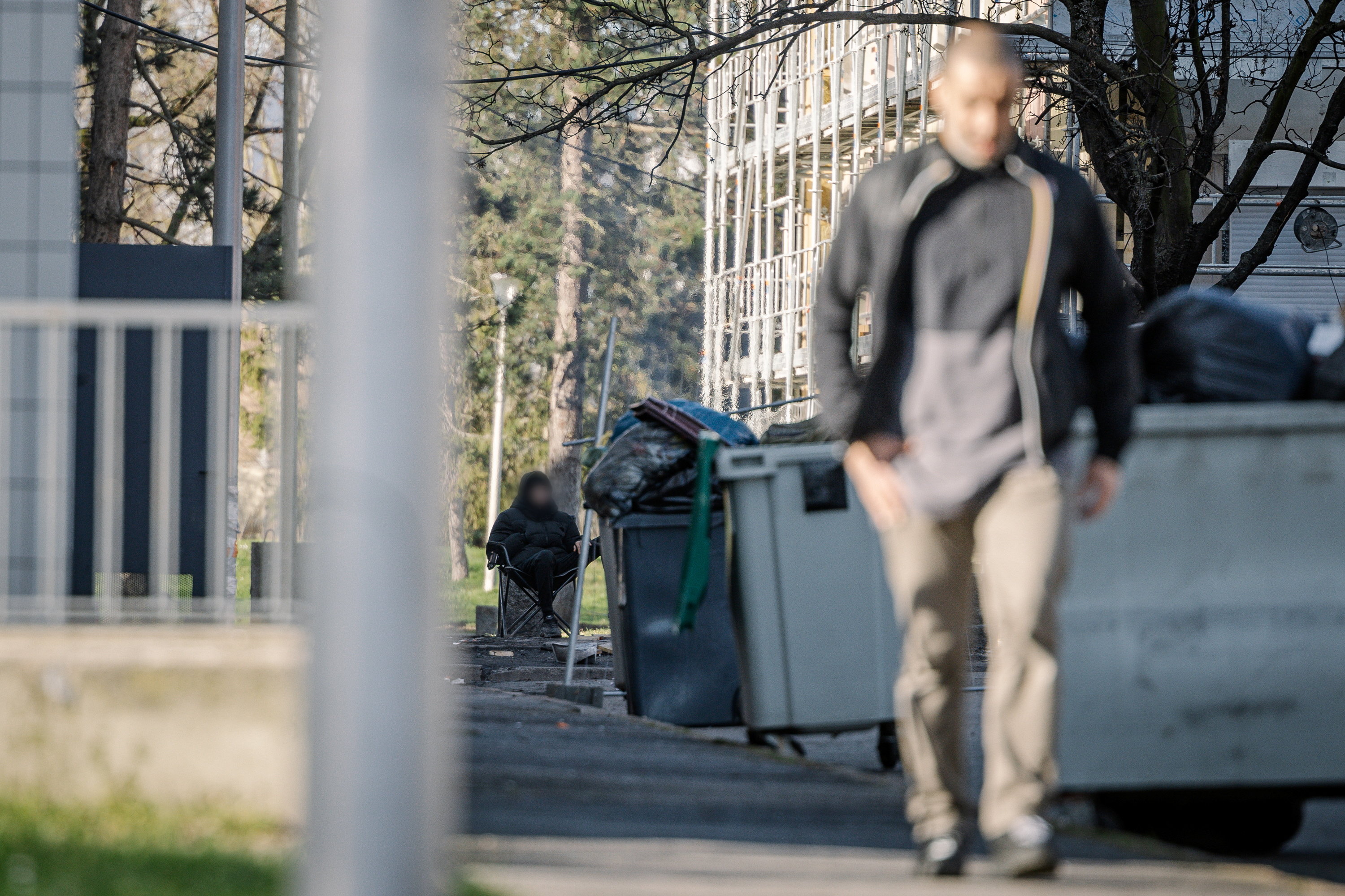 Ce consommateur était venu chercher sa dose de cocaïne square Gustave-Charpentier, dans le quartier du Clos-des-Roses, mais il n'avait pas vu que le point de deal était surveillé par la police  (Archives). LP/Arnaud Dumontier