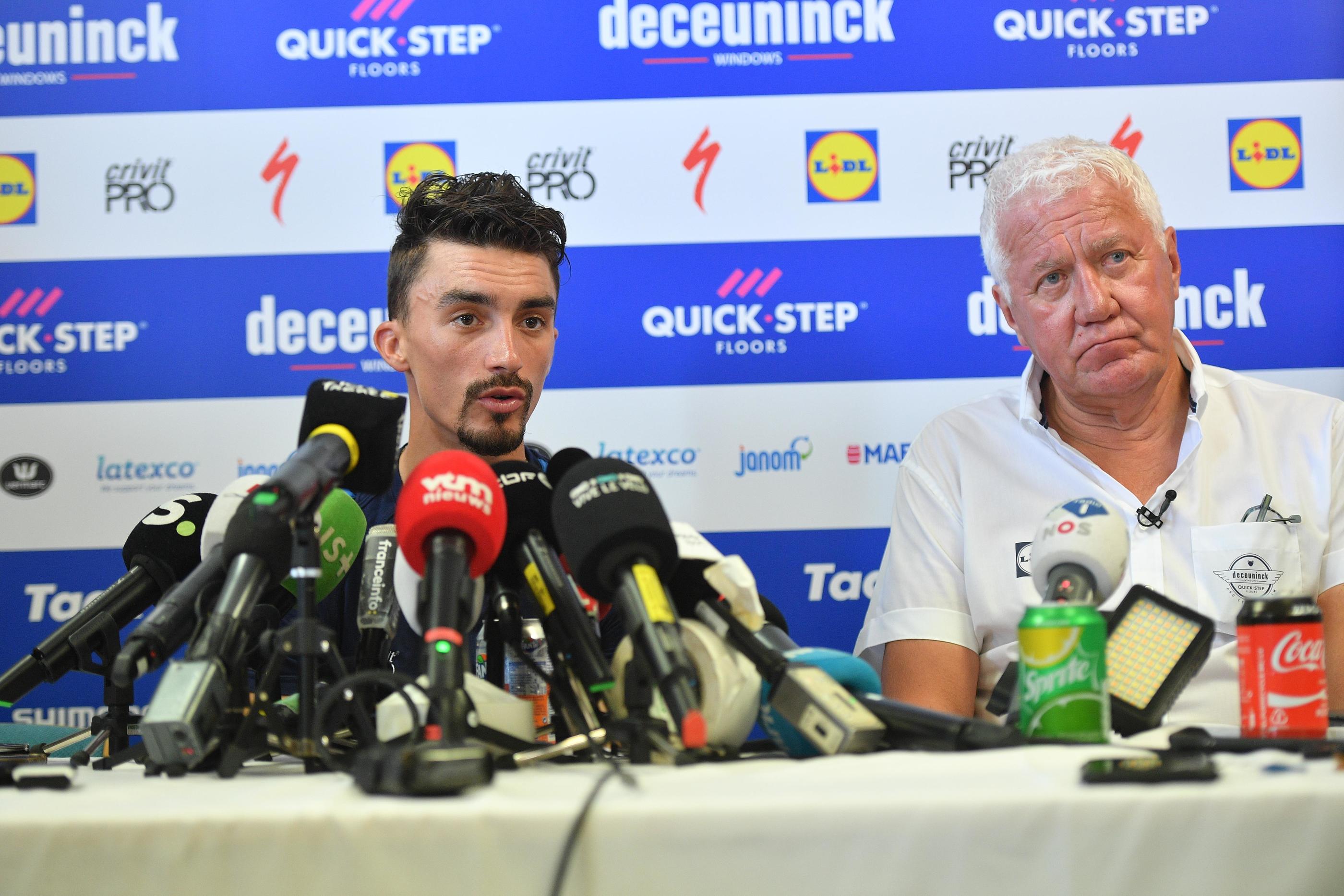 Julian Alaphilippe et Patrick Lefevere lors d'une conférence de presse au Tour de France 2019. Photo Belga / Icon Sport