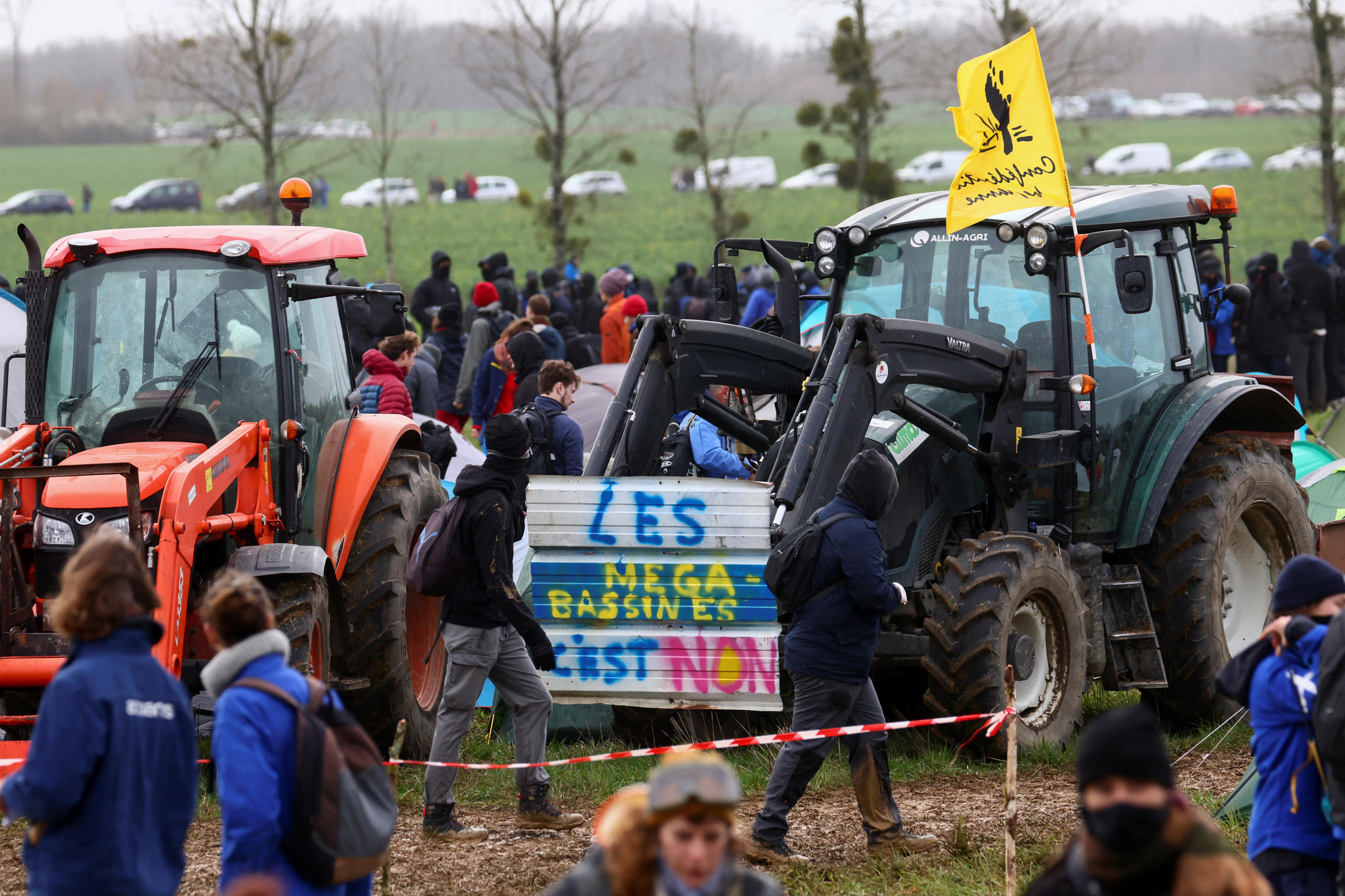 Une manifestation contre le projet de mégabassines de Sainte-Soline (Deux-Sèvres) avait eu lieu en mars dernier (Illustration). Reuters/Yves Herman