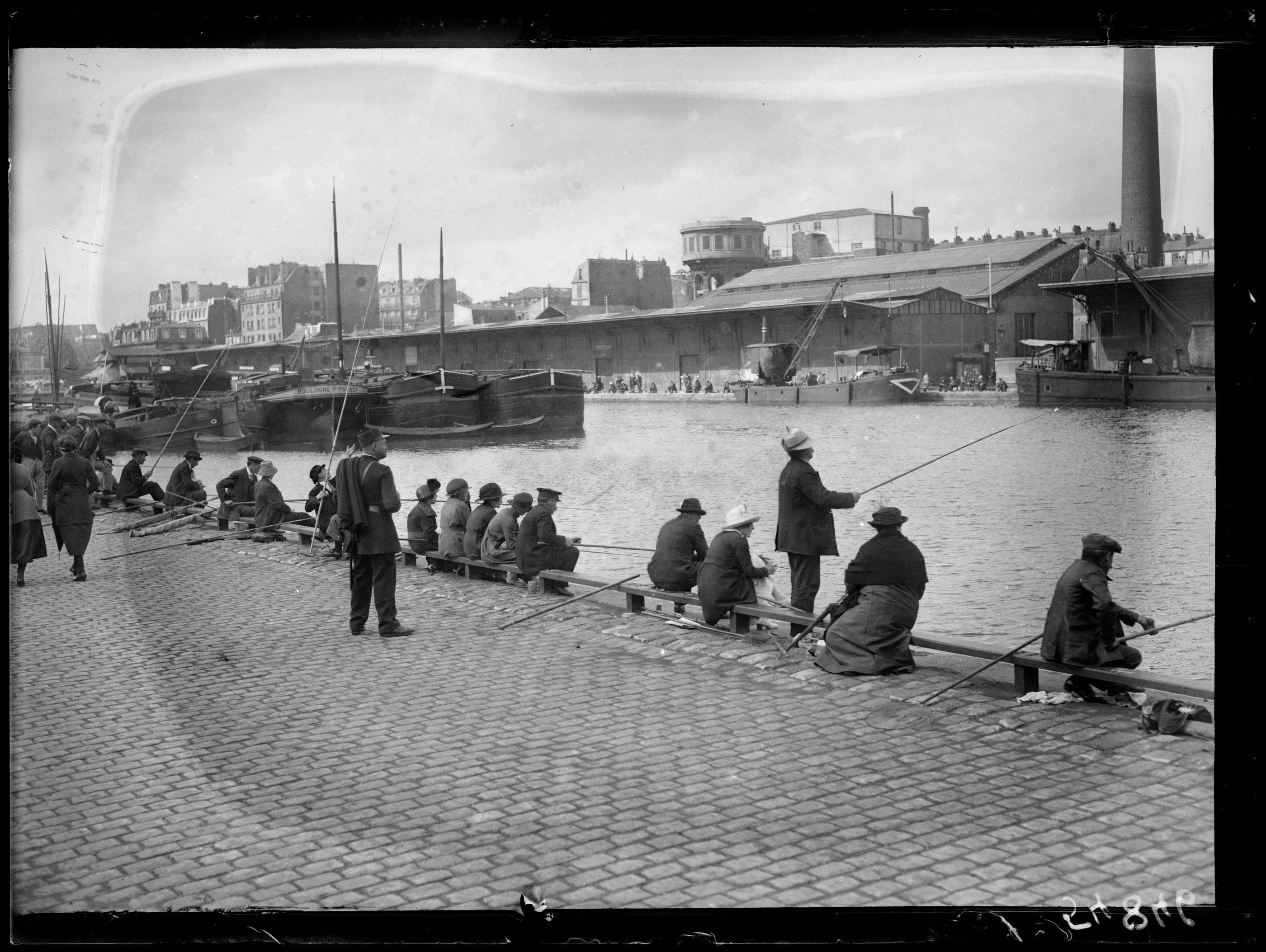 Trois jours de pêche le long du canal