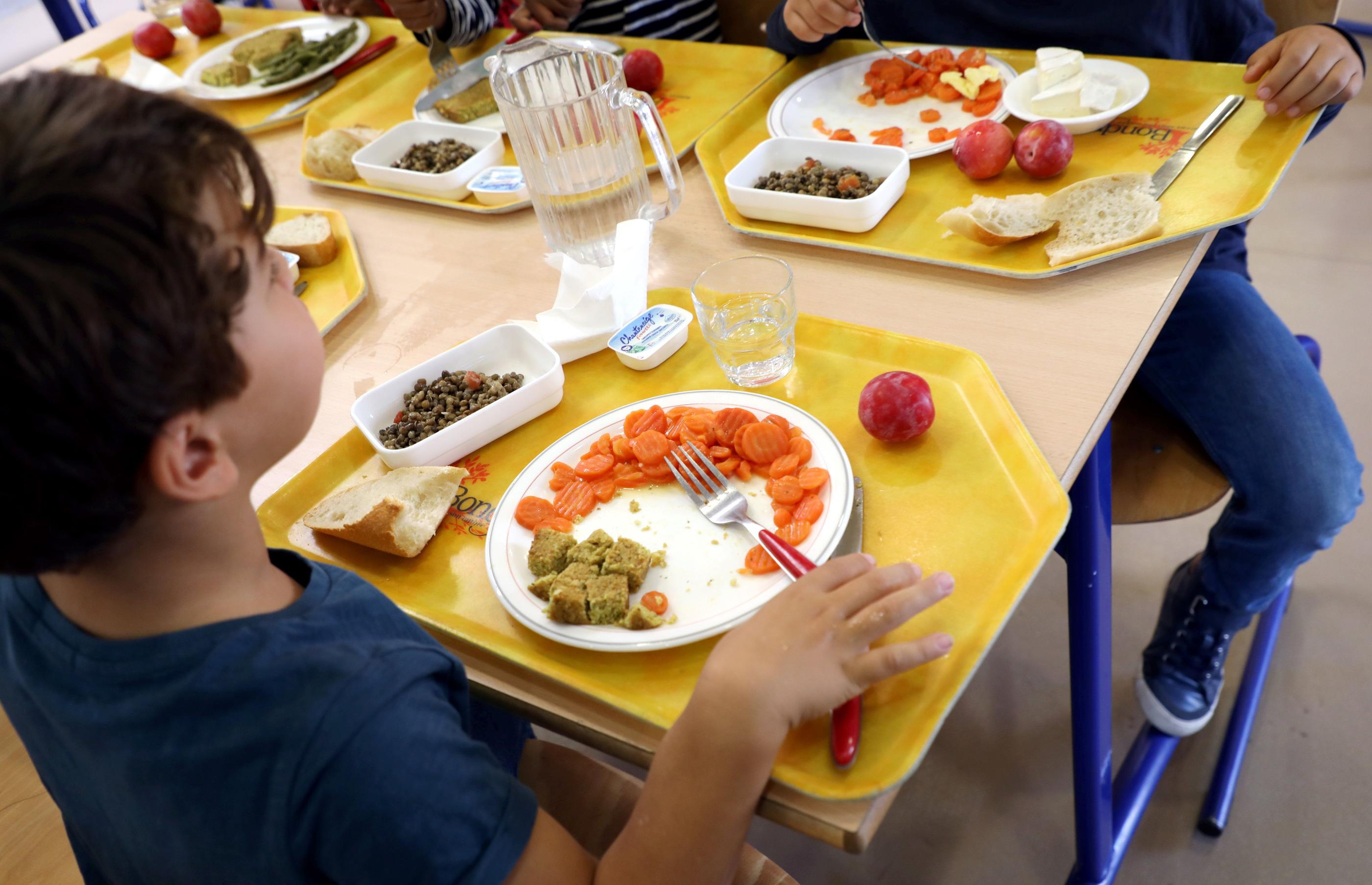 Dans certains arrondissements, des enfants se plaignent d'avoir très faim après avoir déjeuné à la cantine scolaire. (Illustration) LP/Jean-Baptiste Quentin