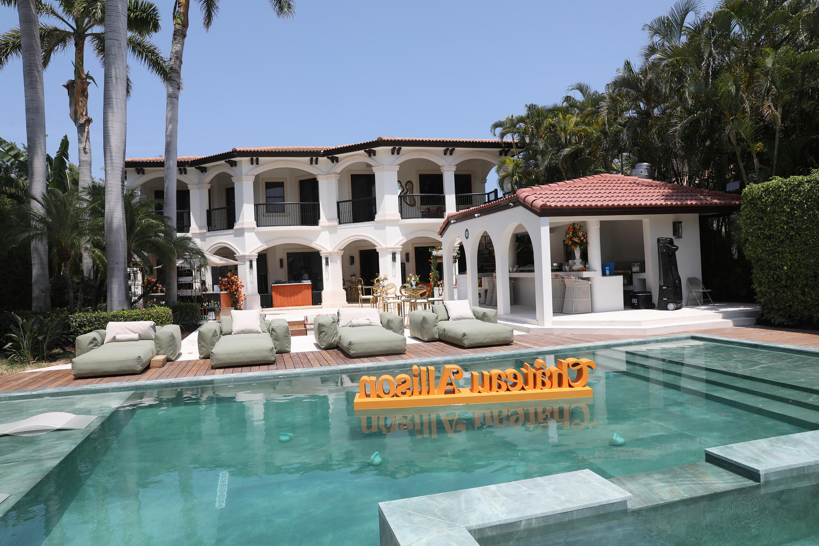 Vue du «Château Allison» à Miami, en Floride, le 18 mai. Kiabi a la conviction que son ex-trésorière a acheté cette villa avec des fonds détournés de l'enseigne. Aaron Davidson/Getty Images North America/Getty Images via AFP