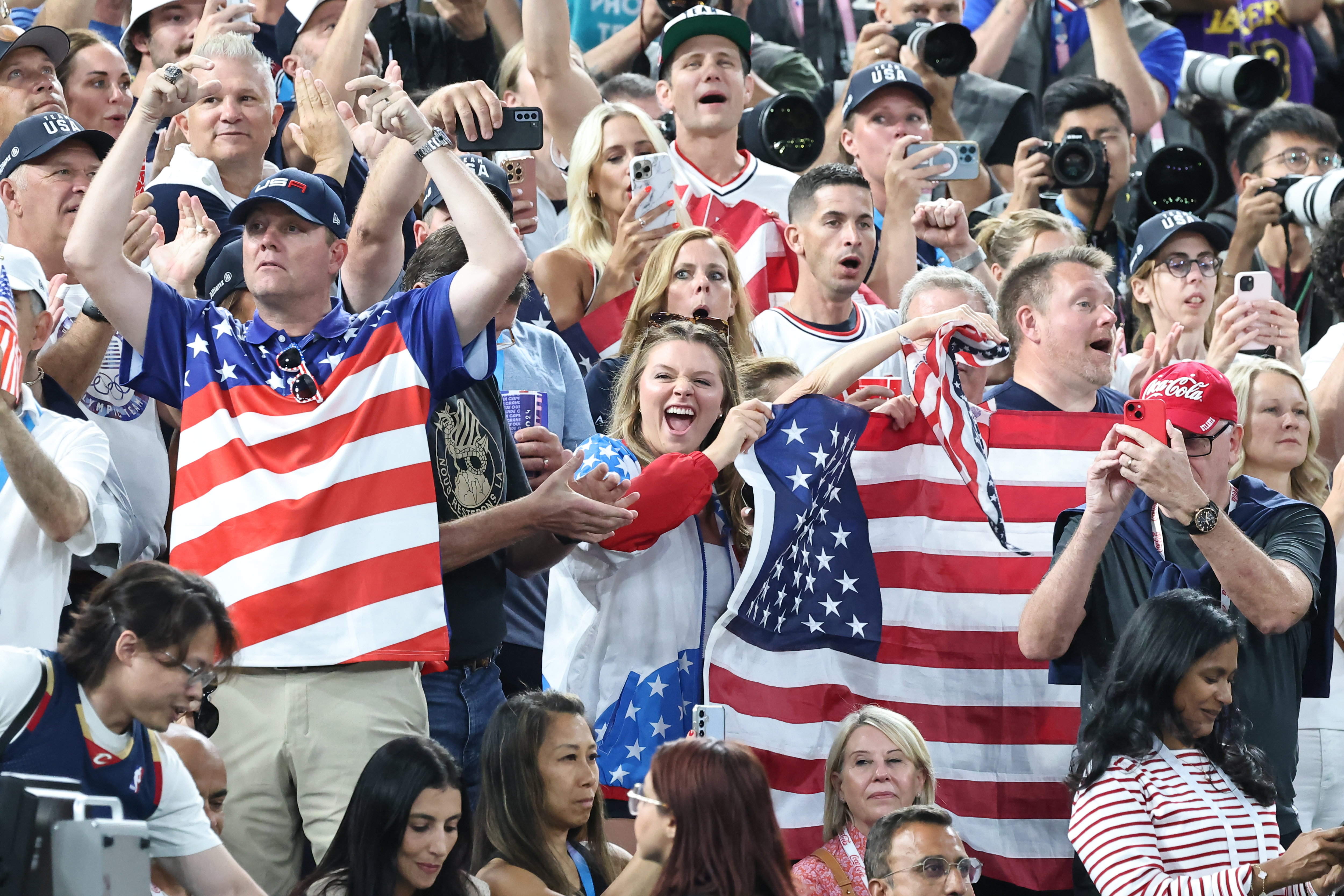 Les supporters américains étaient présents en nombre à l'Arena Bercy pour la finale France - Etats-Unis. LP / Fred Dugit