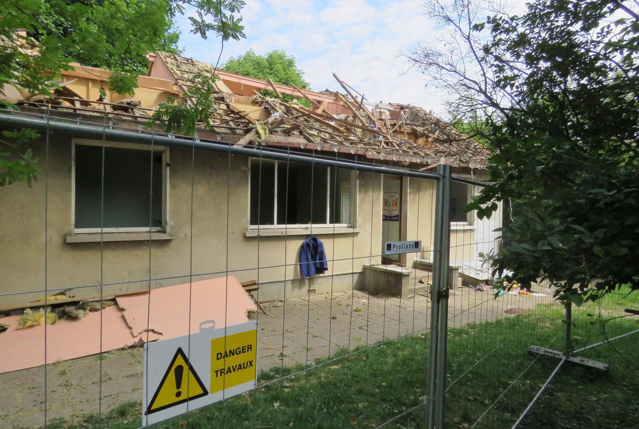 <b></b> Athis-Mons, 2 juin 2017. Les anciens locaux des Restos du Cœur avaient été partiellement détruits après le départ de l’association.
