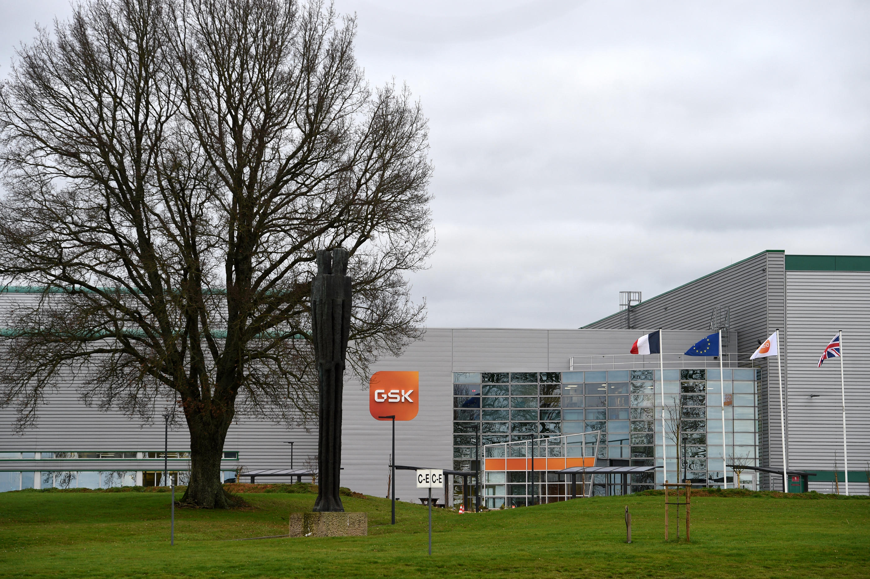 Le groupe britannique pharmaceutique GSK, qui dispose de trois usines en France, va investir plus de 240 millions d’euros dans celle située à Mayenne. AFP/Jean-François Monier