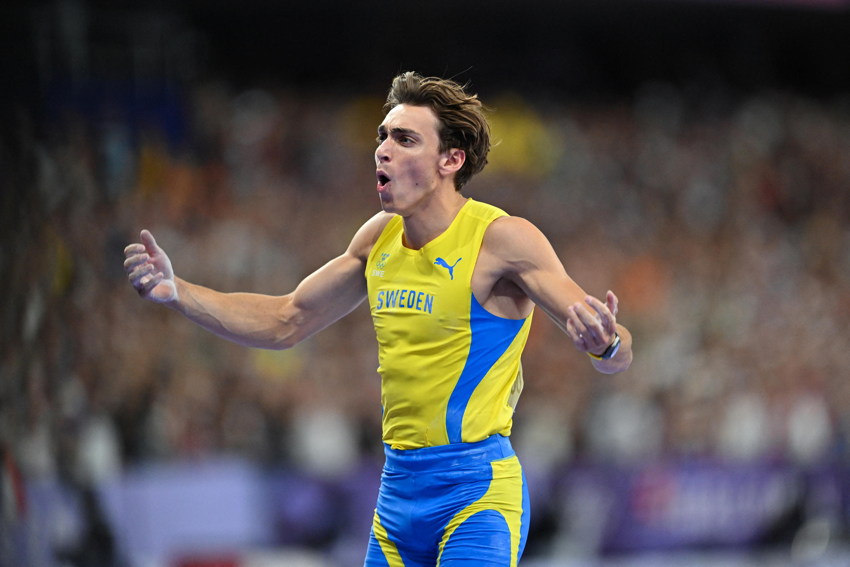 Le Suédois Armand Duplantis a été particulièrement marqué par l'ambiance du Stade de France lors du concours du saut à la perche lundi soir. (REUTERS/Andy Chua)