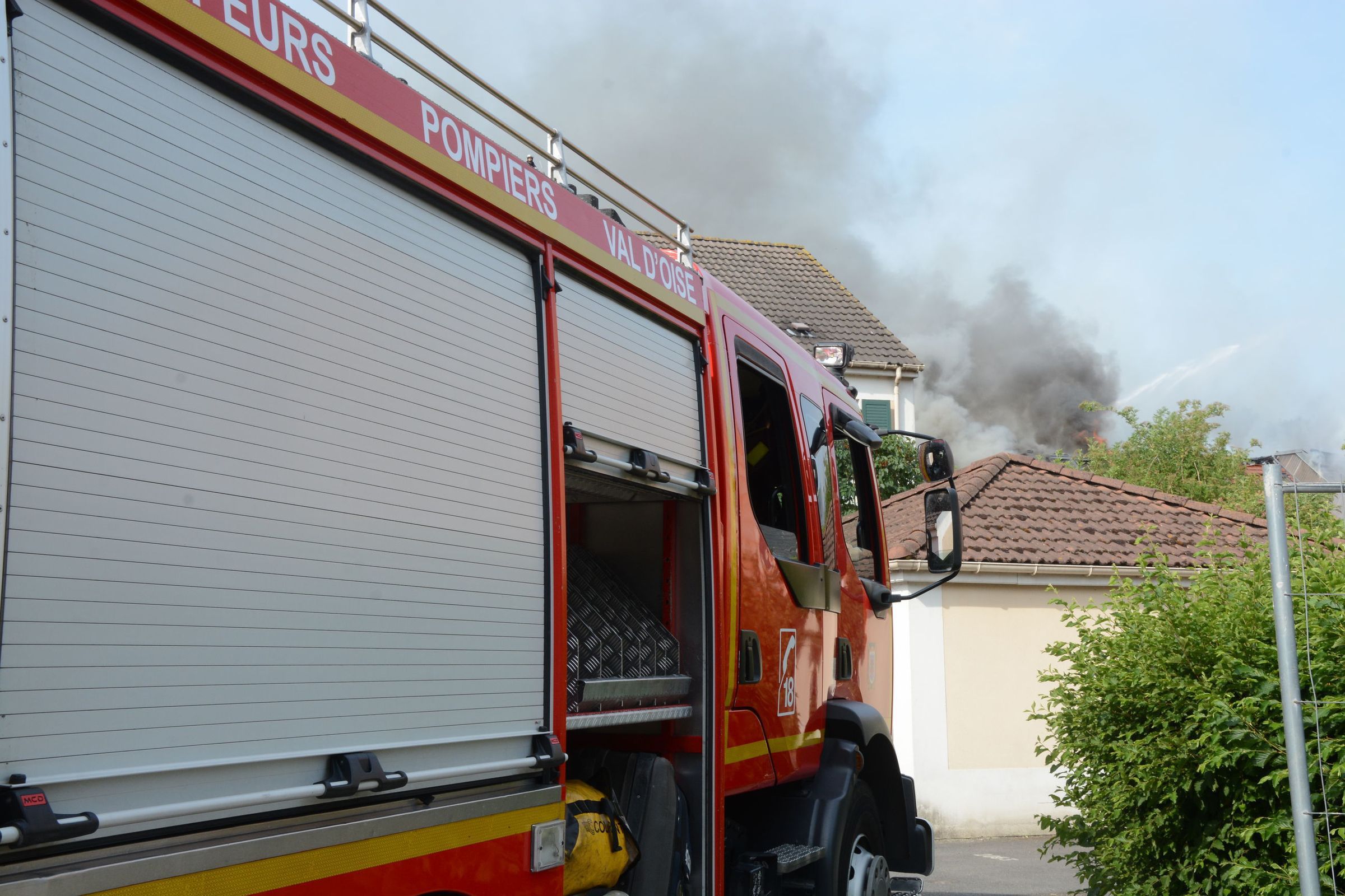 Illustration. Le feu a pris dans la chambre d'un appartement. LP.