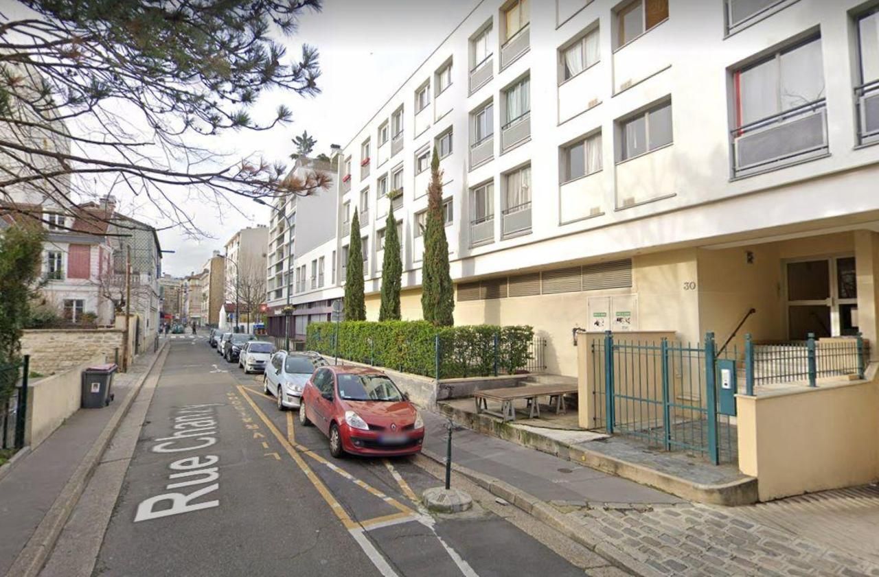 <b></b> Une femme de 37 ans a été interpellée par la police municipale rue de Chanzy à Asnières-sur-Seine le 8 novembre 2020. Elle est suspectée d’avoir dégradé plus de 500 véhicules en stationnement dans les rues d’Asnières et Bois-Colombes.