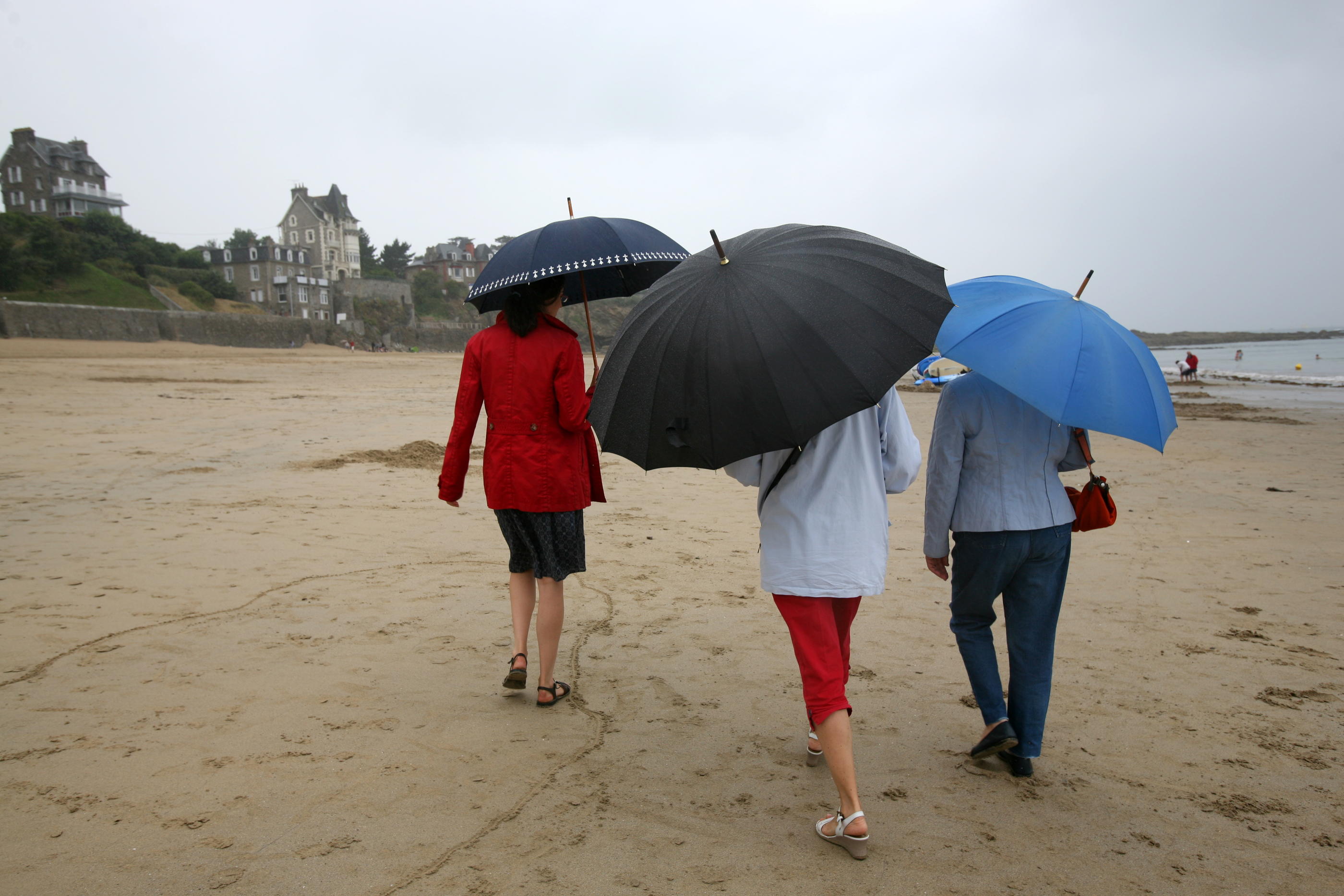 20 juillet 2017, Dinard (Côte-d'Armor). La météo, très incertaine cette année, a donné l'idée aux opérateurs de proposer une «garantie soleil». LP/Olivier Corsan