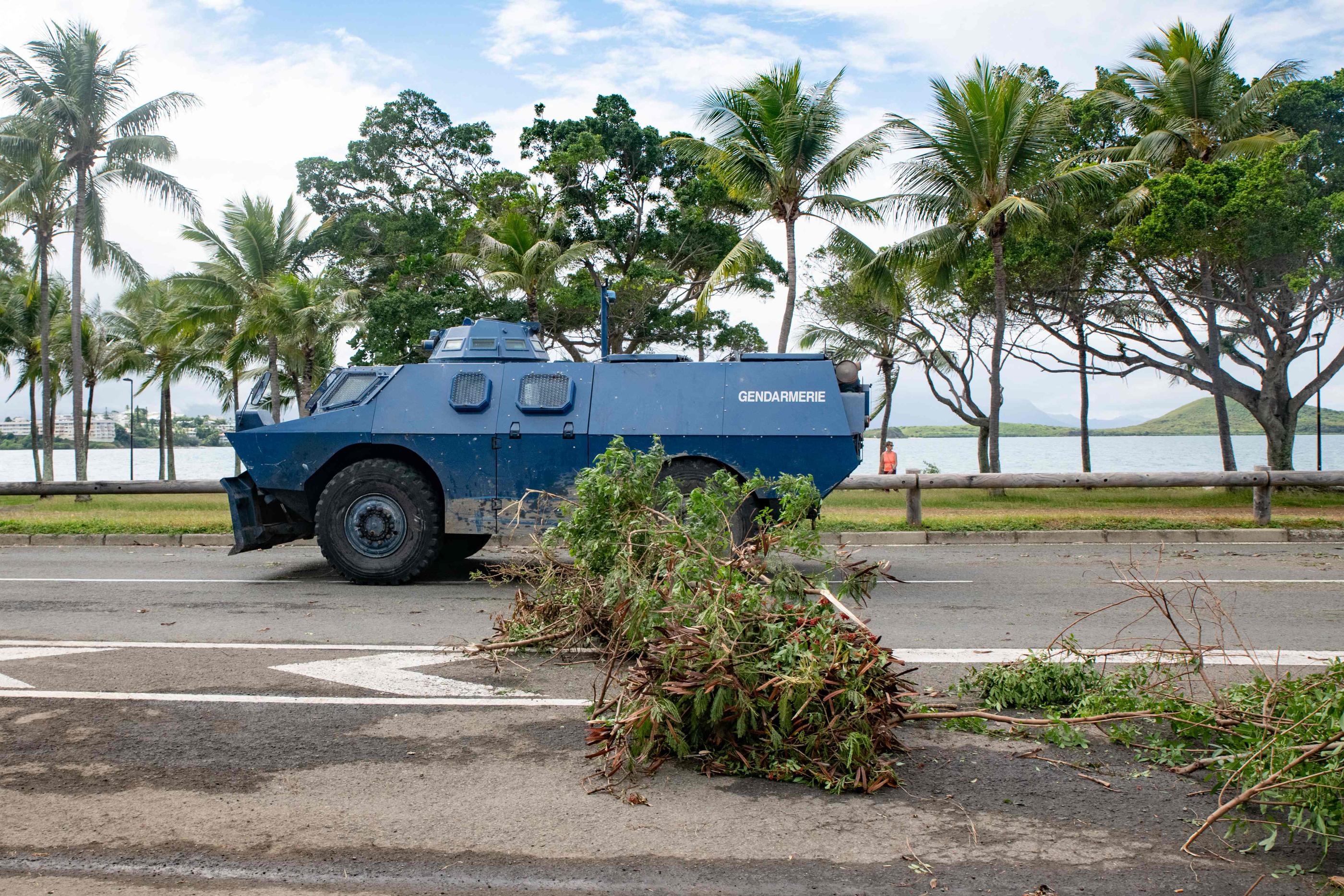 La gendarmerie est largement déployée en Nouvelle-Calédonie depuis le début des émeutes, lundi 13 mai. AFP/Delphine Mayeur