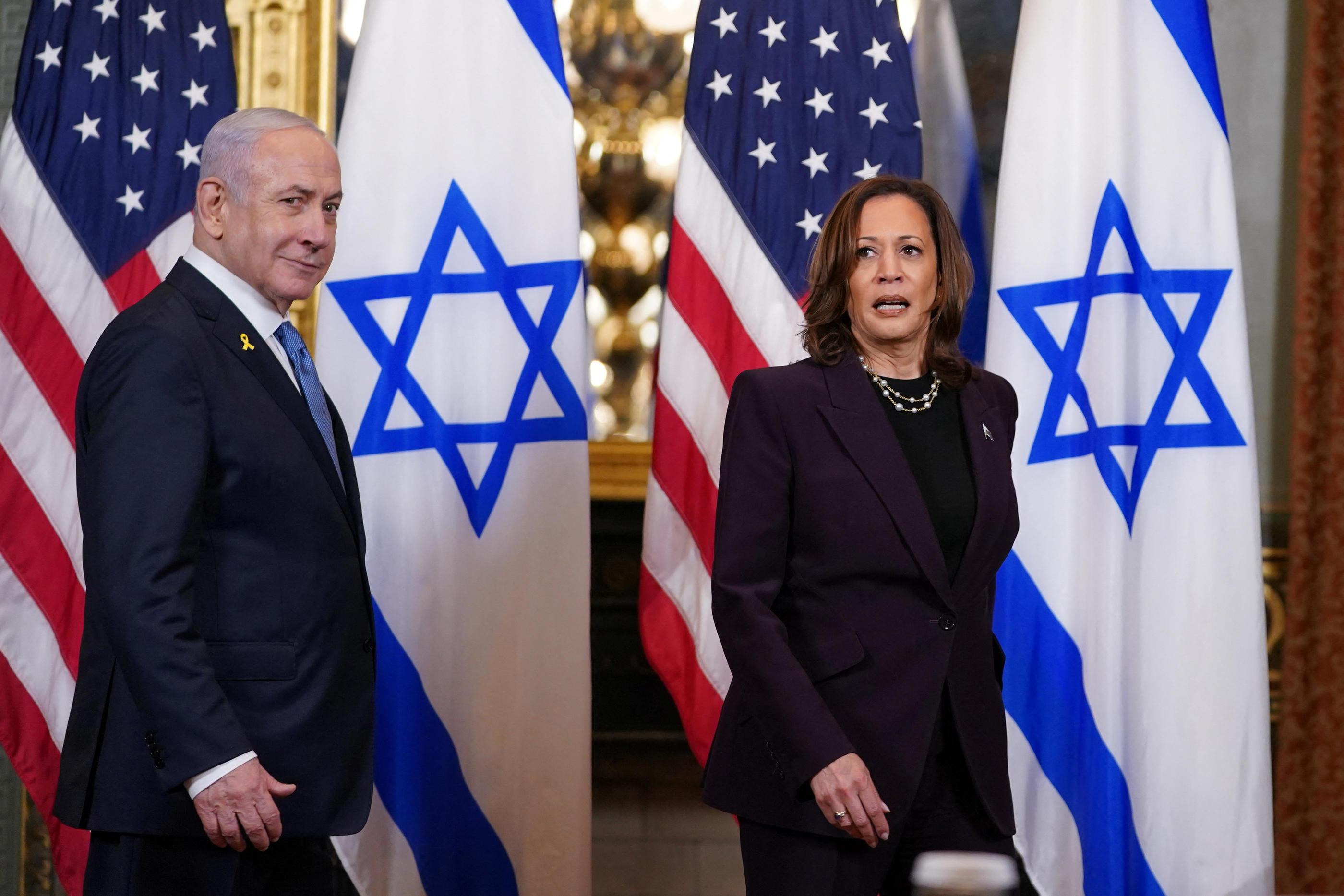 Après s'être longuement entretenu avec le président Joe Biden, le Premier ministre israélien Benyamin Netanyahou s'est entretenu avec la vice-présidente Kamala Harris et son équipe, jeudi, à Washington. REUTERS/Nathan Howard