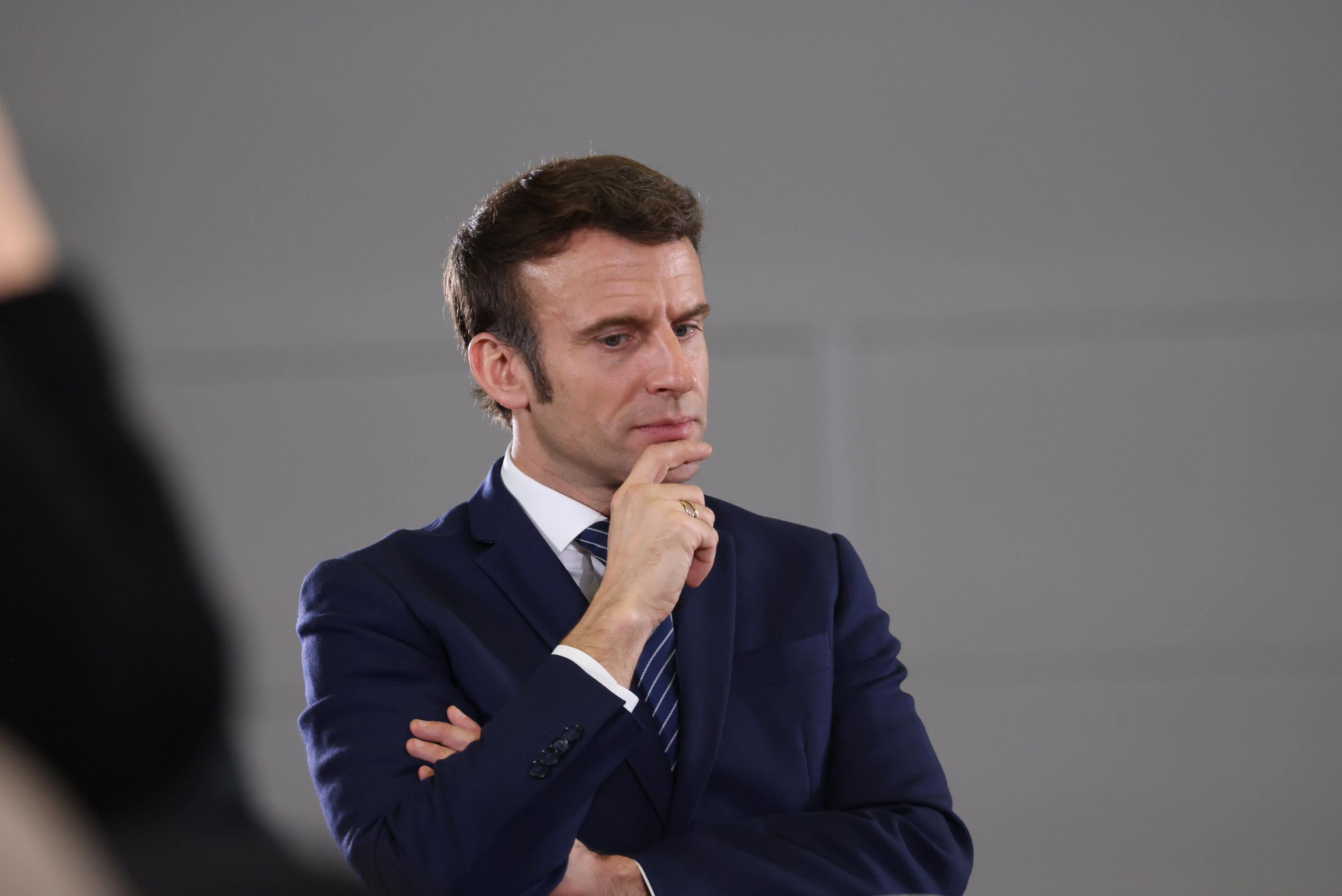 Le programme économique d'Emmanuel Macron, ici le 7 mars dernier, n’échappe pas à quelques errements en matière de chiffrage et de faiblesses en matière de proposition pour améliorer le pouvoir d’achat. LP/Arnaud Journois