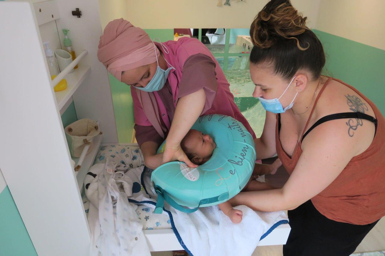 Oise Un Spa Pour Bebes Qui Soulage Petits Et Grands Le Parisien