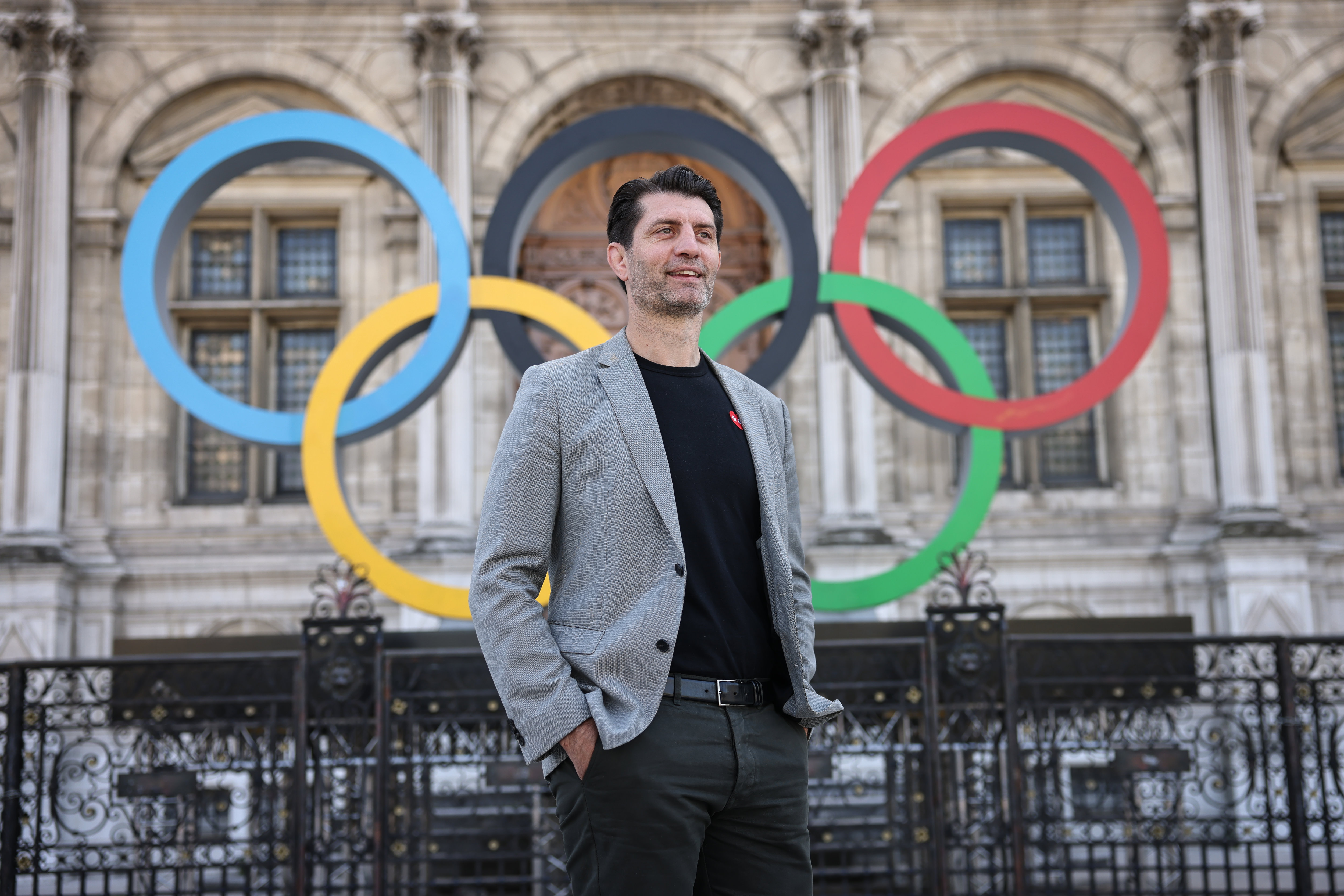Le 18 juillet 2023, devant l'Hôtel de Ville de Paris. Pierre Rabadan, 43 ans, a été nommé adjoint à la maire de Paris en charge du sport et des JO en 2020. LP/Fred Dugit