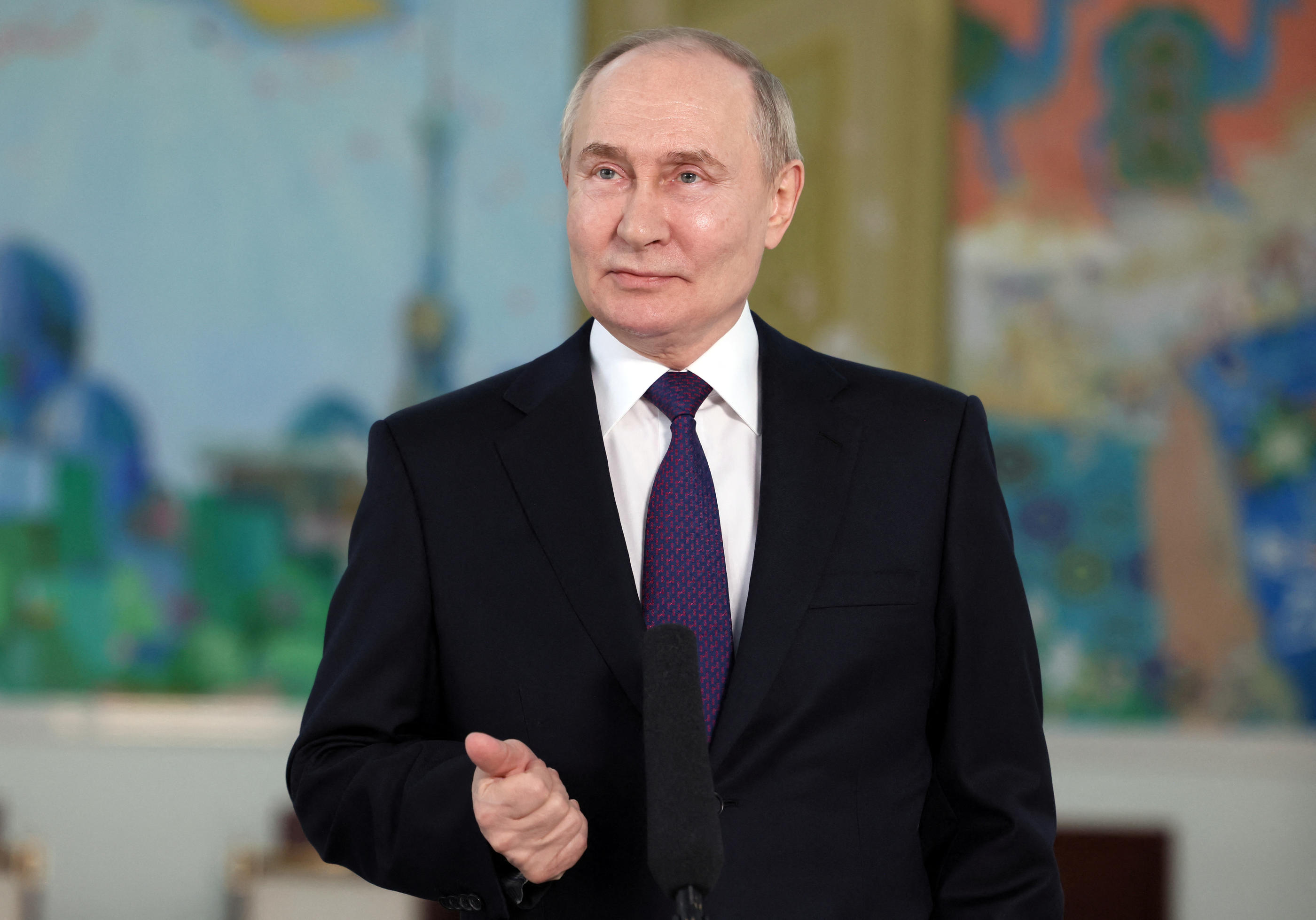 Vladimir Poutine s'est exprimé lors d’un point presse à Tachkent en Ouzbékistan. Pool via REUTERS/Sputnik/Mikhail Metzel.