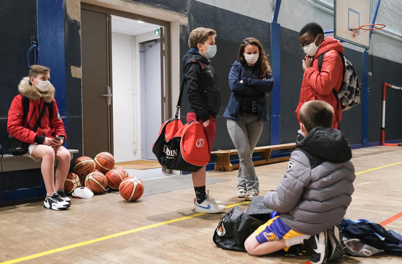 Covid-19 : comment le couvre-feu à 18 heures chamboule le sport amateur