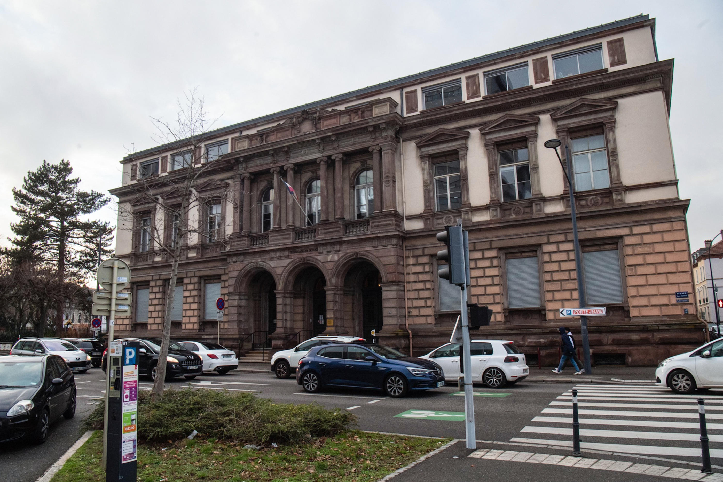 Une personne a été tuée par balle, une autre a été grièvement blessée après des tirs devant le tribunal de Mulhouse. (Illustration) AFP/Sébastien Bozon