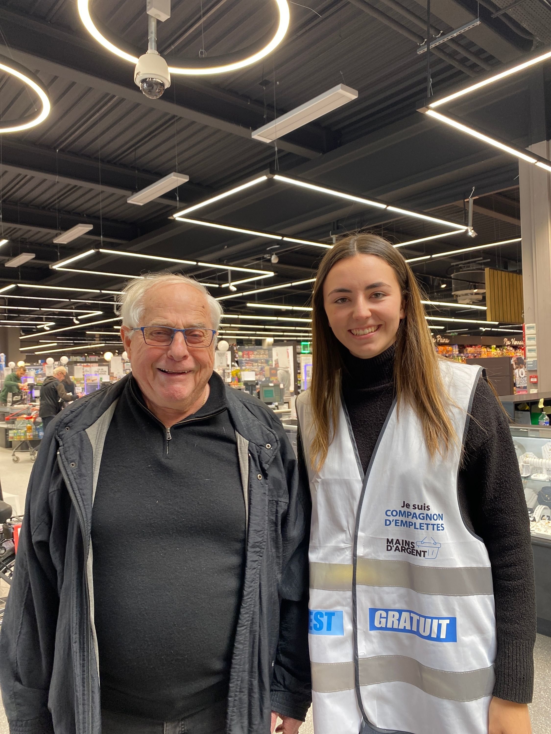 Laura, 18 ans, étudiante à l’université de Perpignan (Pyrénées-Orientales), propose depuis octobre ses services à des personnes âgées pour les aider à faire leurs courses au supermarché. DR