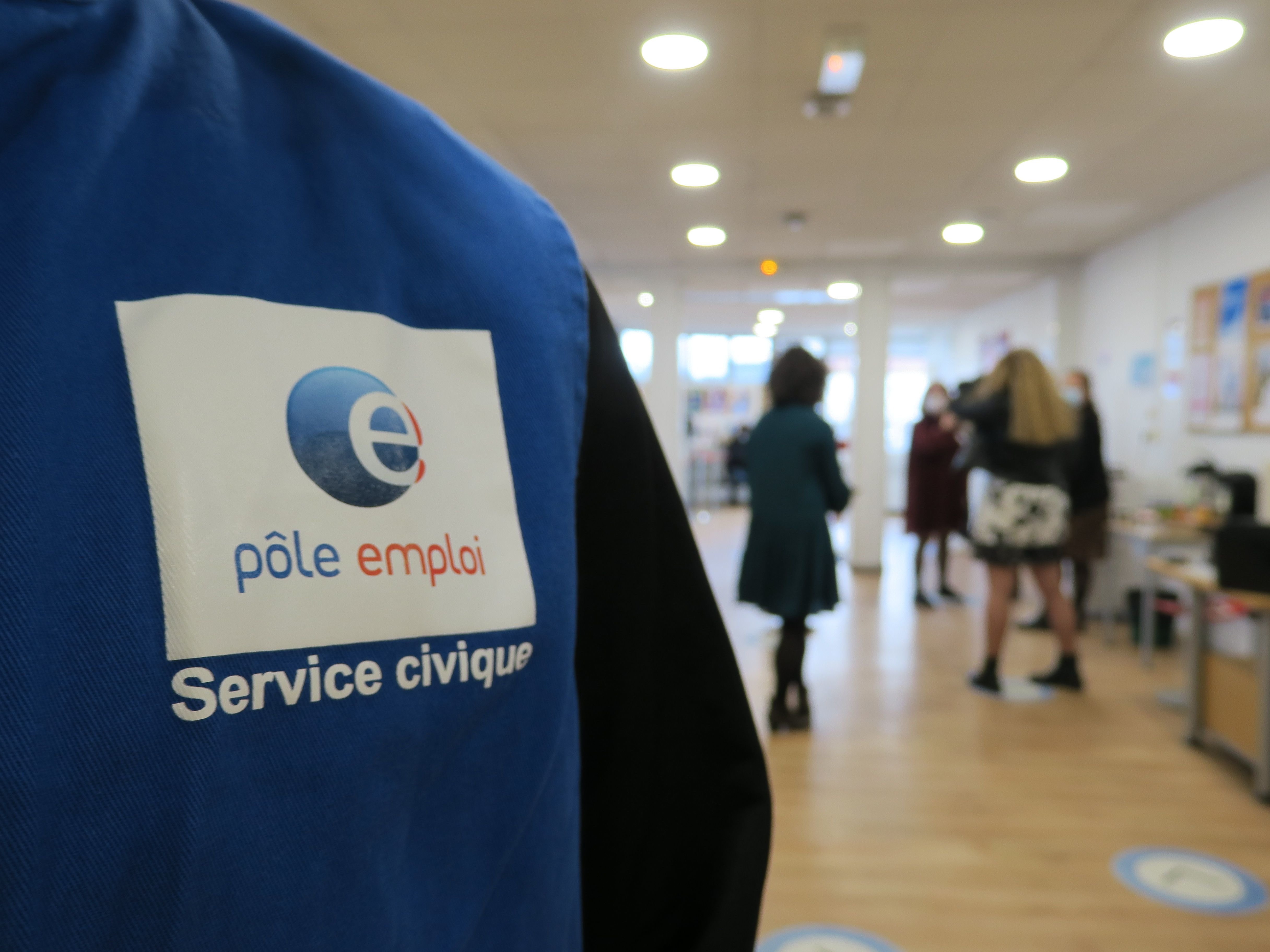 Pôle emploi accueille une trentaine de service civique au sein des onze agences répartis dans le département. LP/Simon Gourru