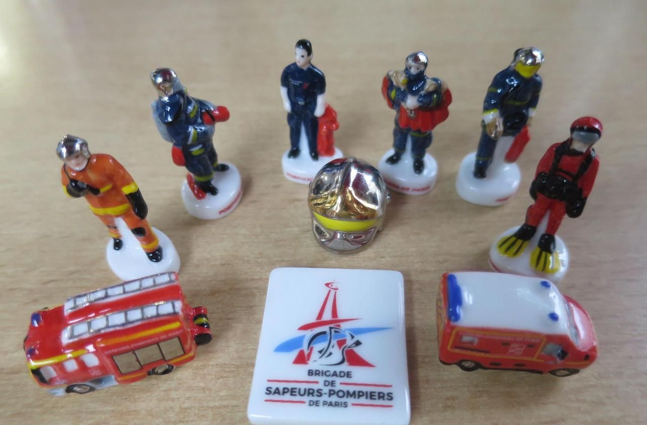 <b></b> Pour la première fois, des fèves à l’effigie des pompiers de Paris ont été éditées… Un boulanger du XIVe fait même un don aux œuvres sociales des pompiers de la capitale.