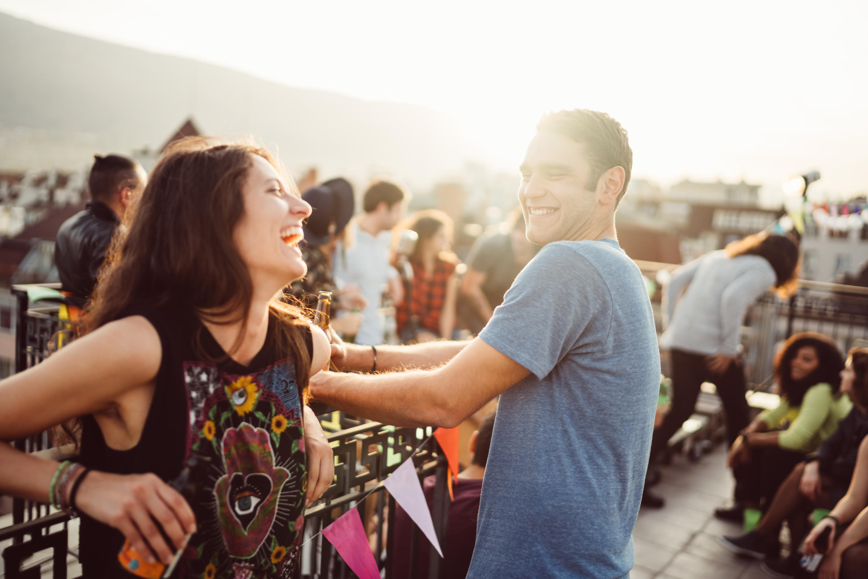 Usés par les applis de rencontres, de nombreux célibataires veulent donner une plus grande place au hasard dans leurs recherches amoureuses (Illustration). iStock