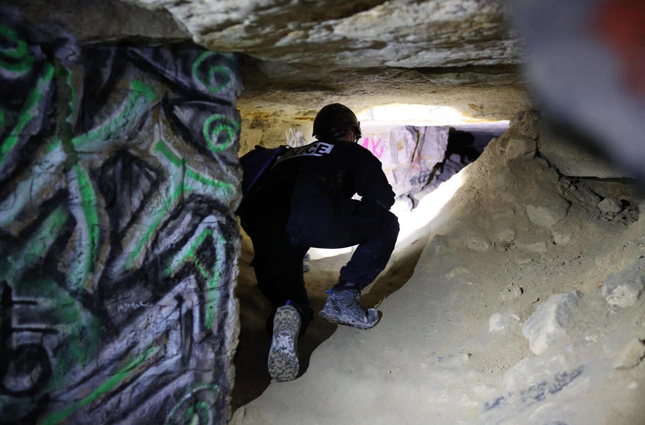 -Dans les catacombes de Paris, policiers et «cataphiles» jouent au chat et à la souris