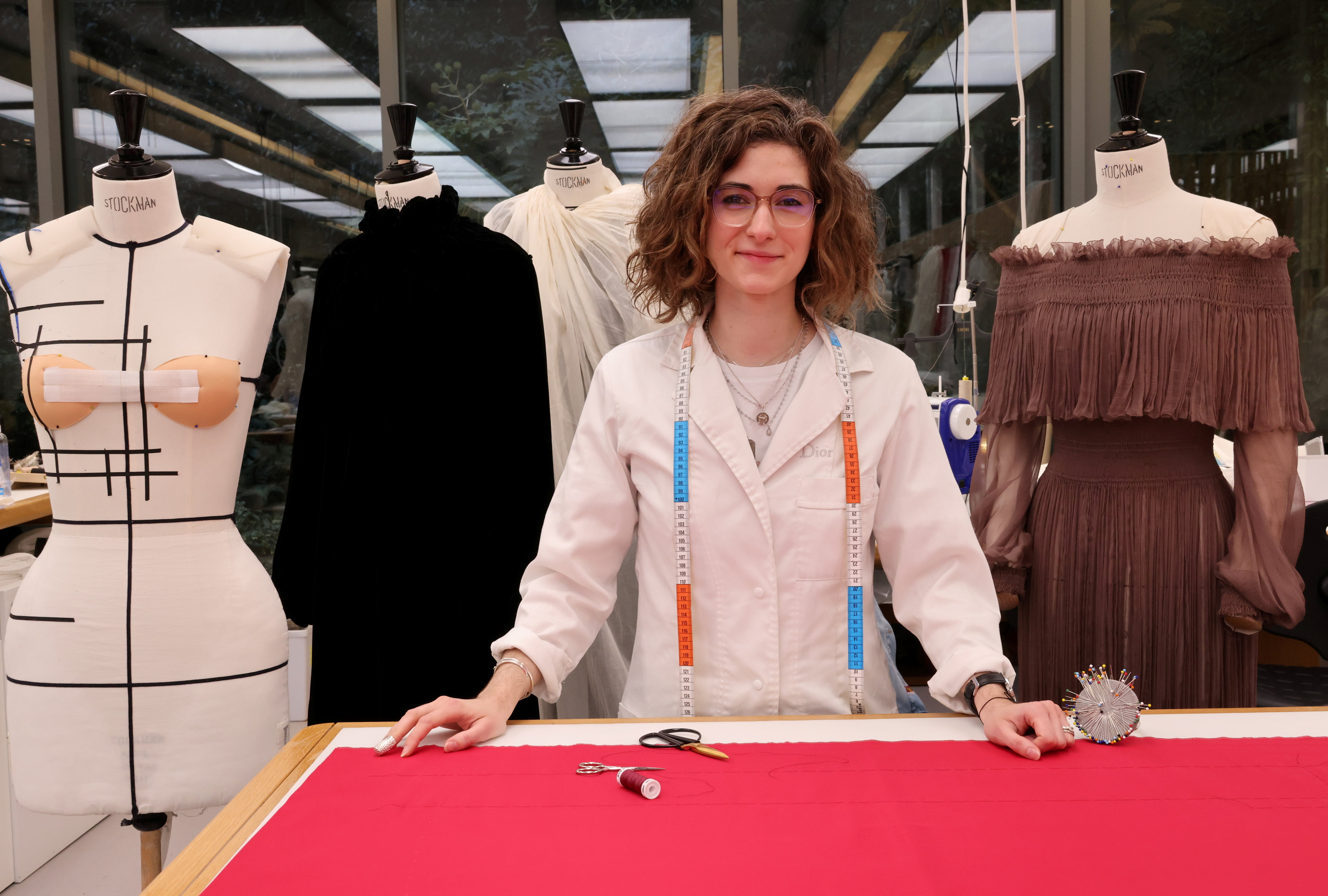 Émilie, 31 ans, a décidé de vivre de sa passion, la couture. LP/Delphine Goldsztejn